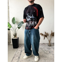 Футболка оверсайз легка темного кольору з принтом