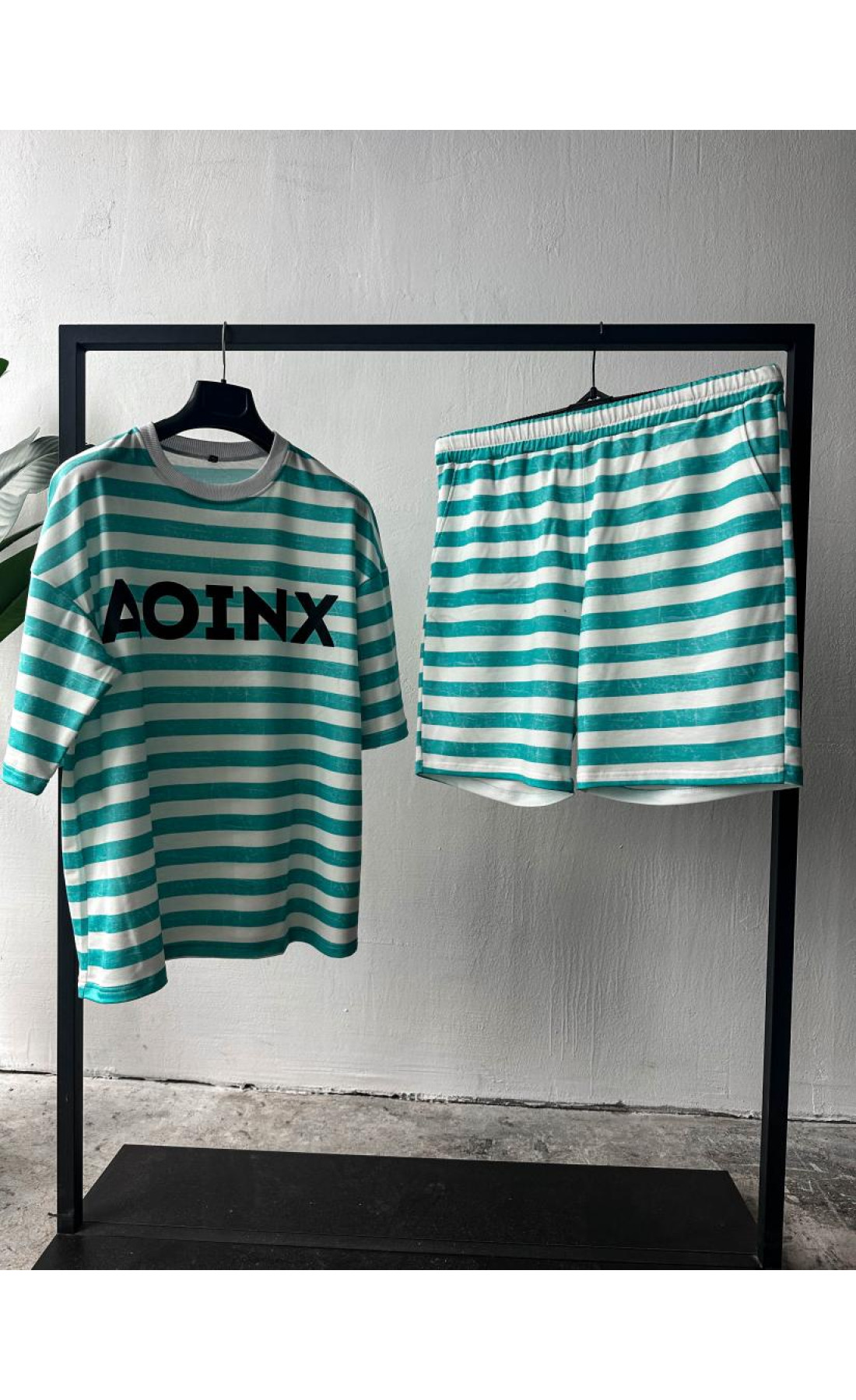 М'ятний спортивний костюм у смужку футболка шорти