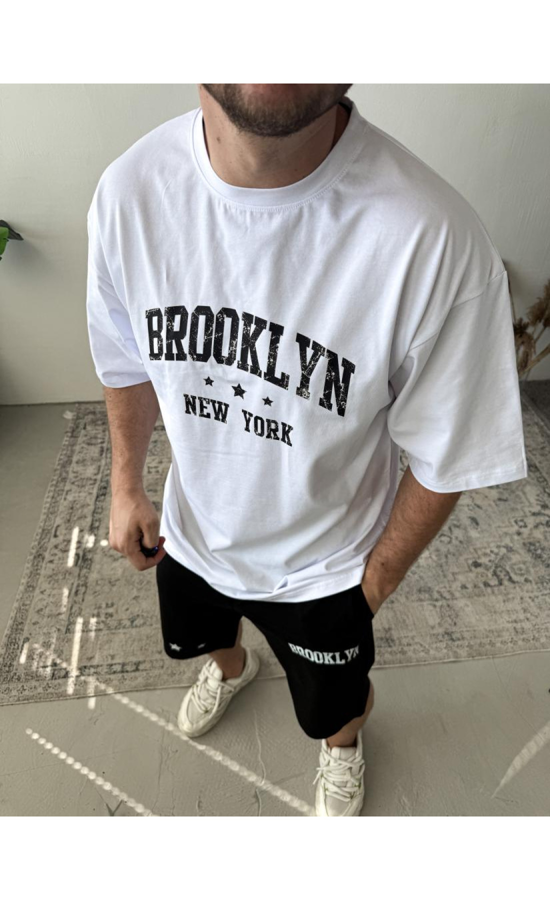 Чорно-білий комплект футболка та шорти з дтф принтом (оверсайз)