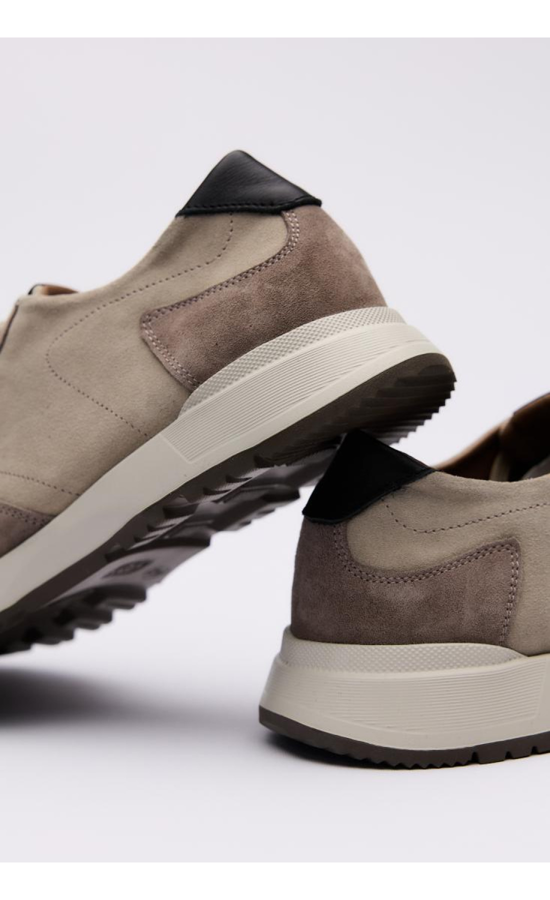 Кросівки чоловічі натуральна шкіра замш весна осінь