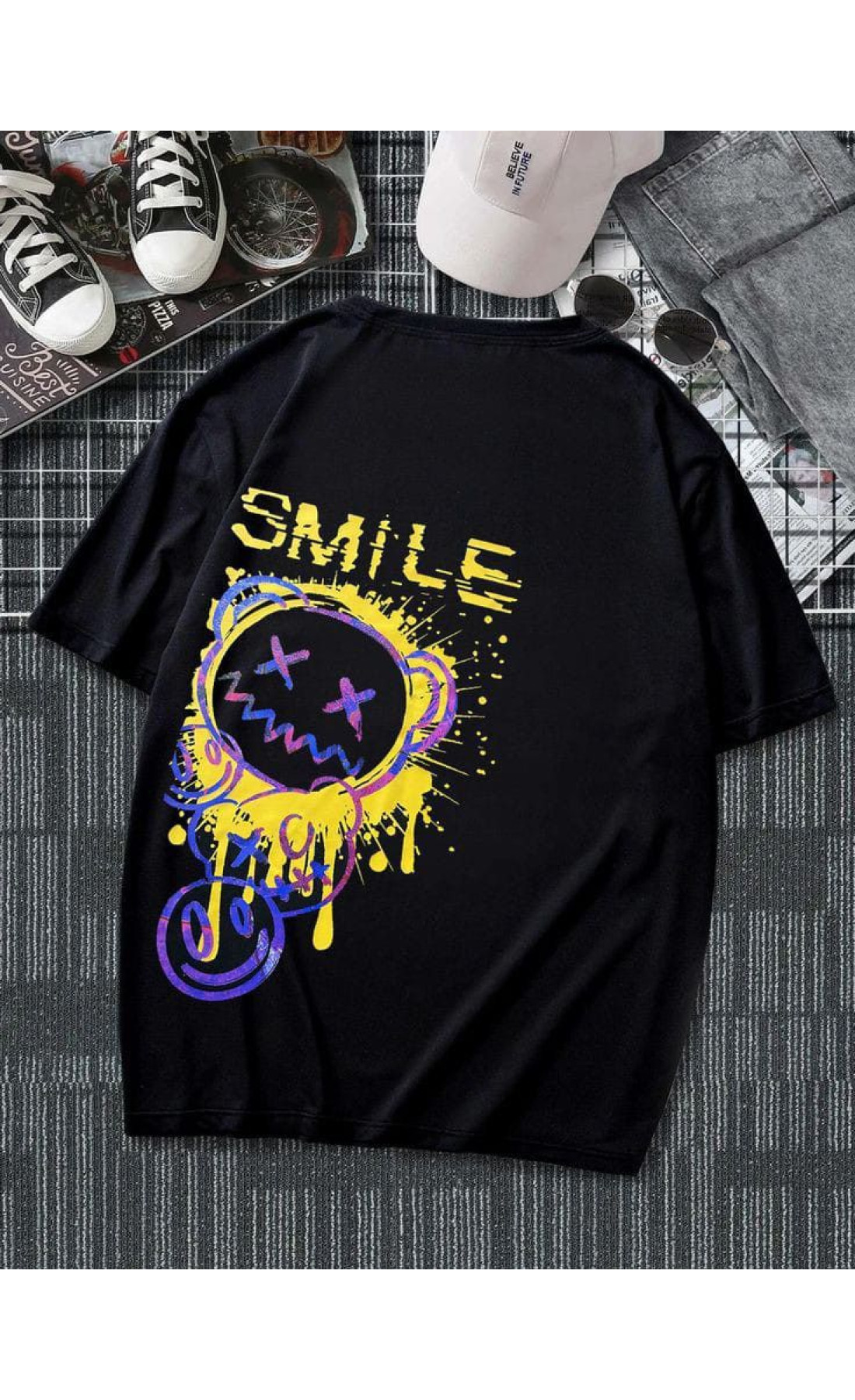 Чорна чоловіча  оверсайз футболка з яскравим принтом