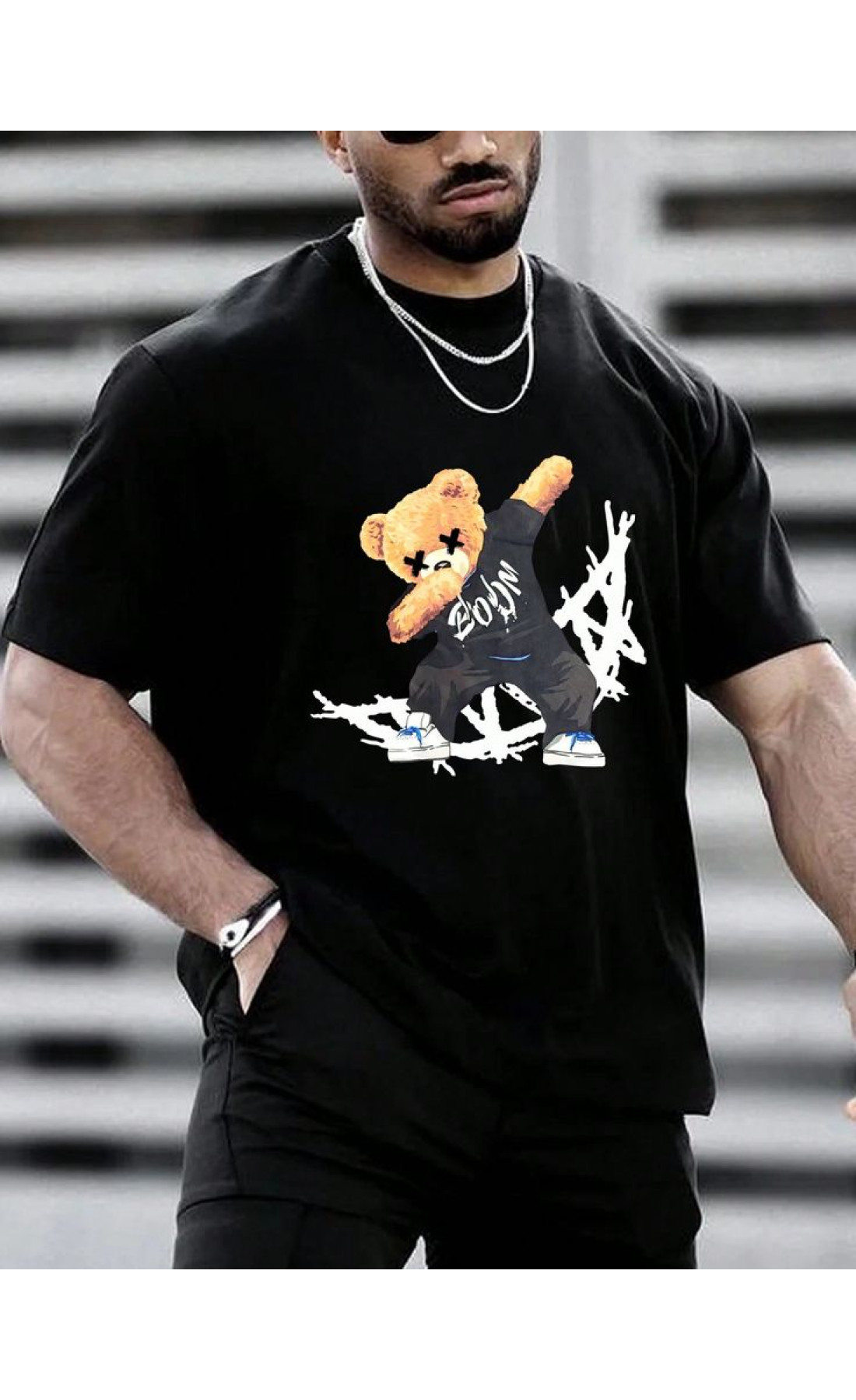 Чоловіча чорна трендова оверсайз футболка з яскравим принтом