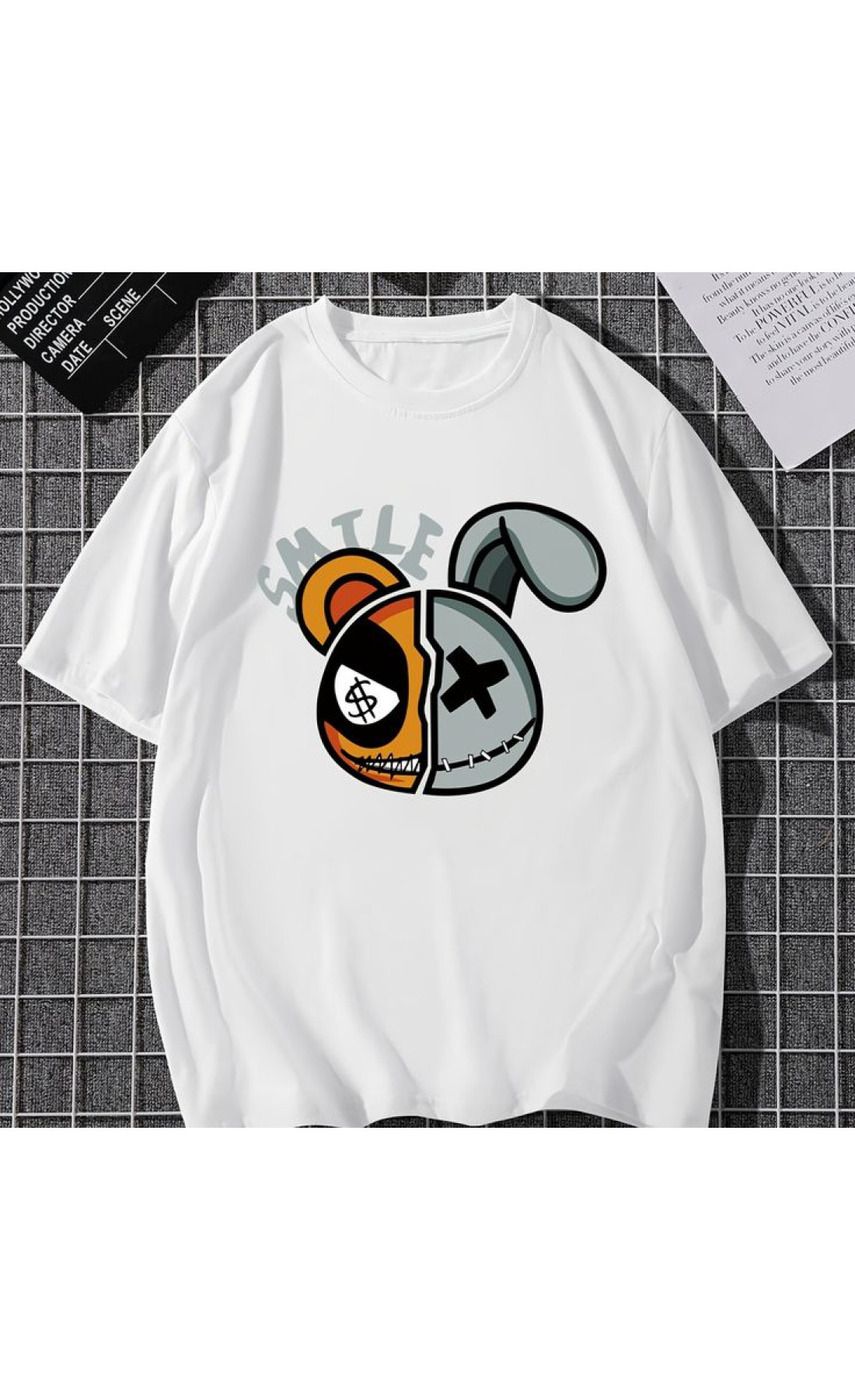 Практична біла чоловіча оверсайз футболка з яскравим принтом