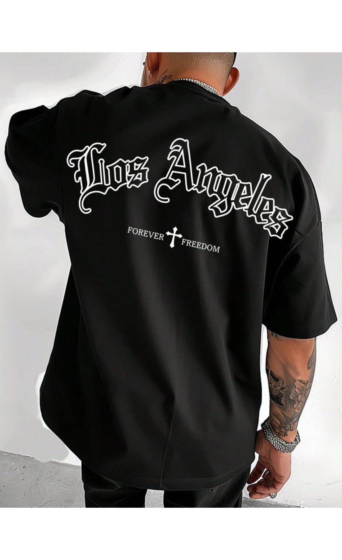 Трендова чорна чоловіча оверсайз футболка з модним принтом