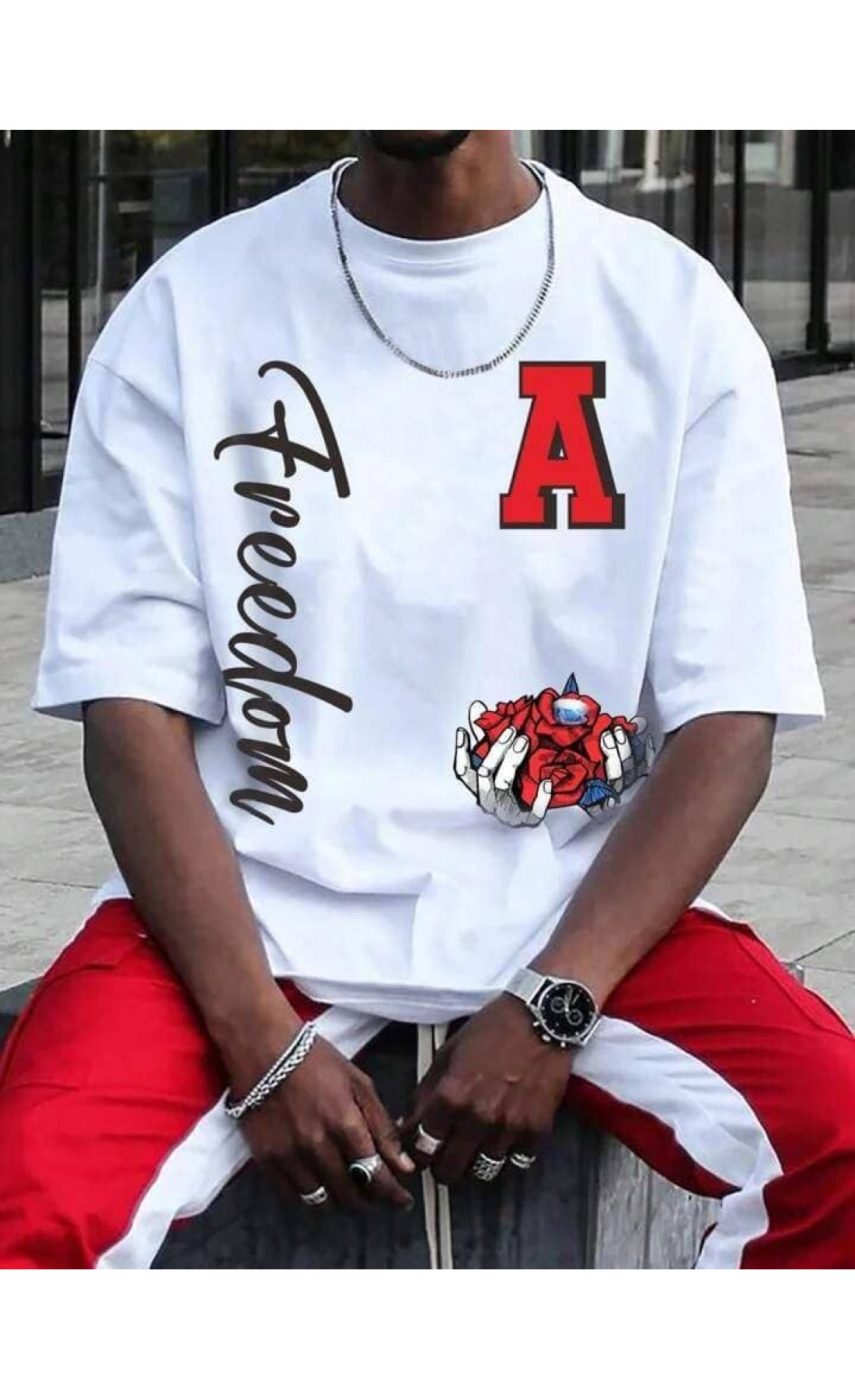 Біла чоловіча  оверсайз футболка з яскравим принтом