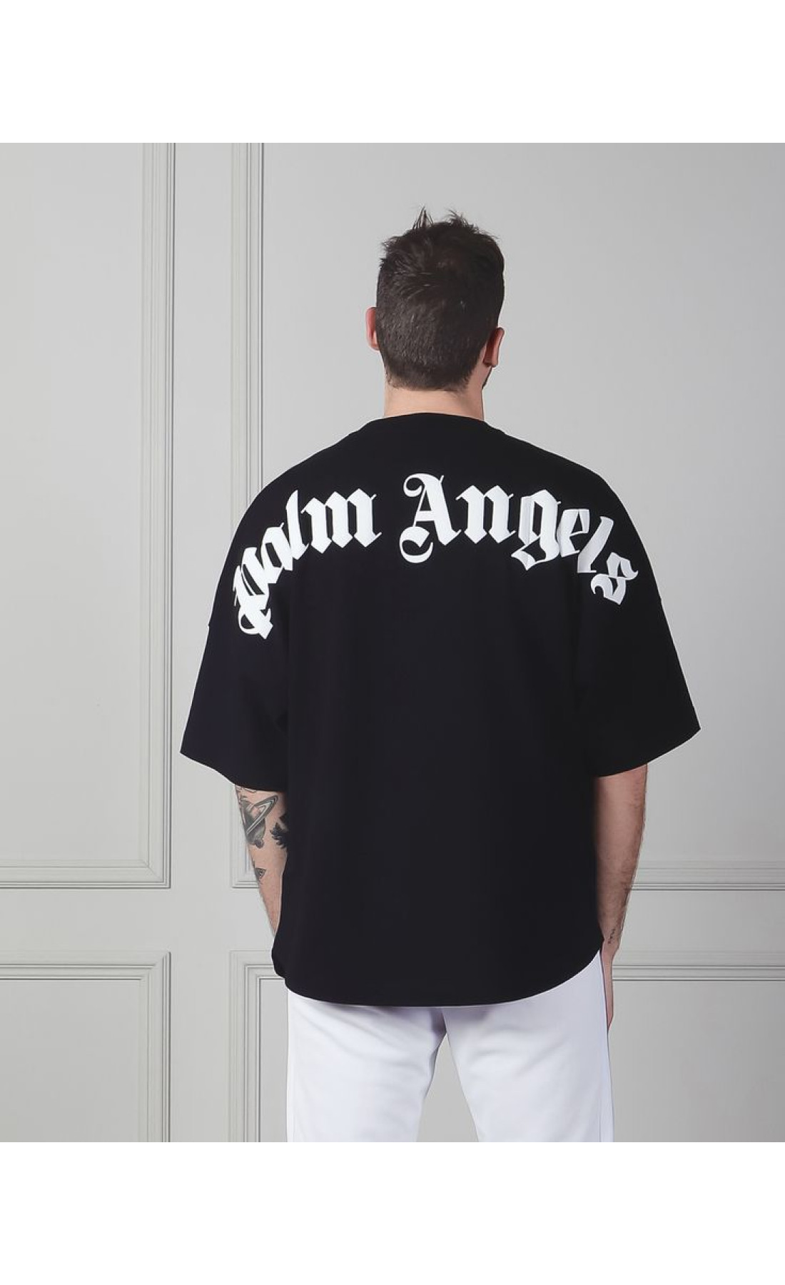 Чорна легка чоловіча оверсайз футболка з модним написом