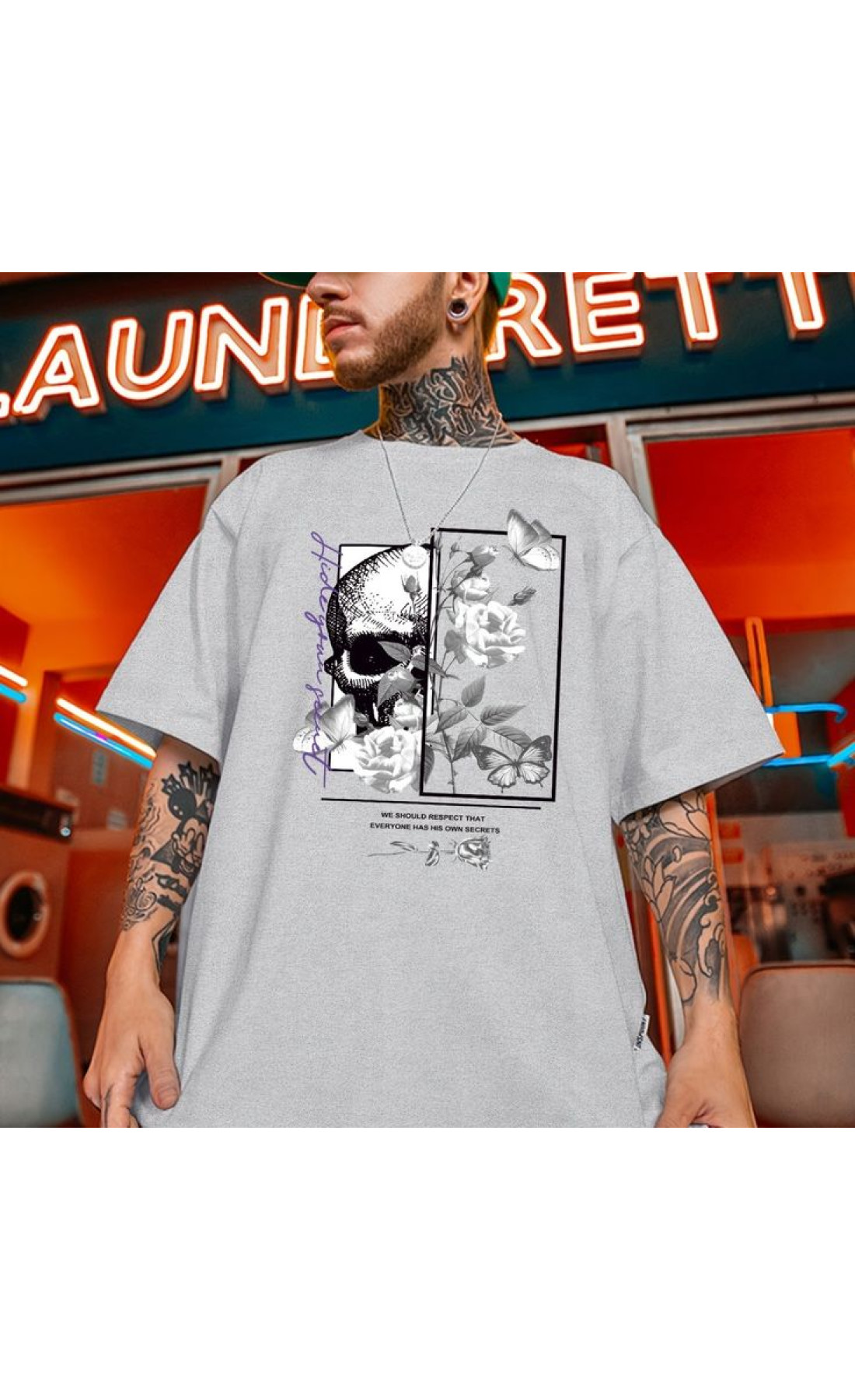 сіра чоловіча оверсайз футболка з яскравим принтом
