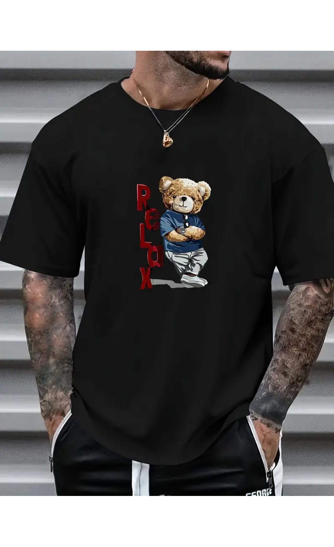 Чорна легка чоловіча оверсайз футболка зі стильним дизайном