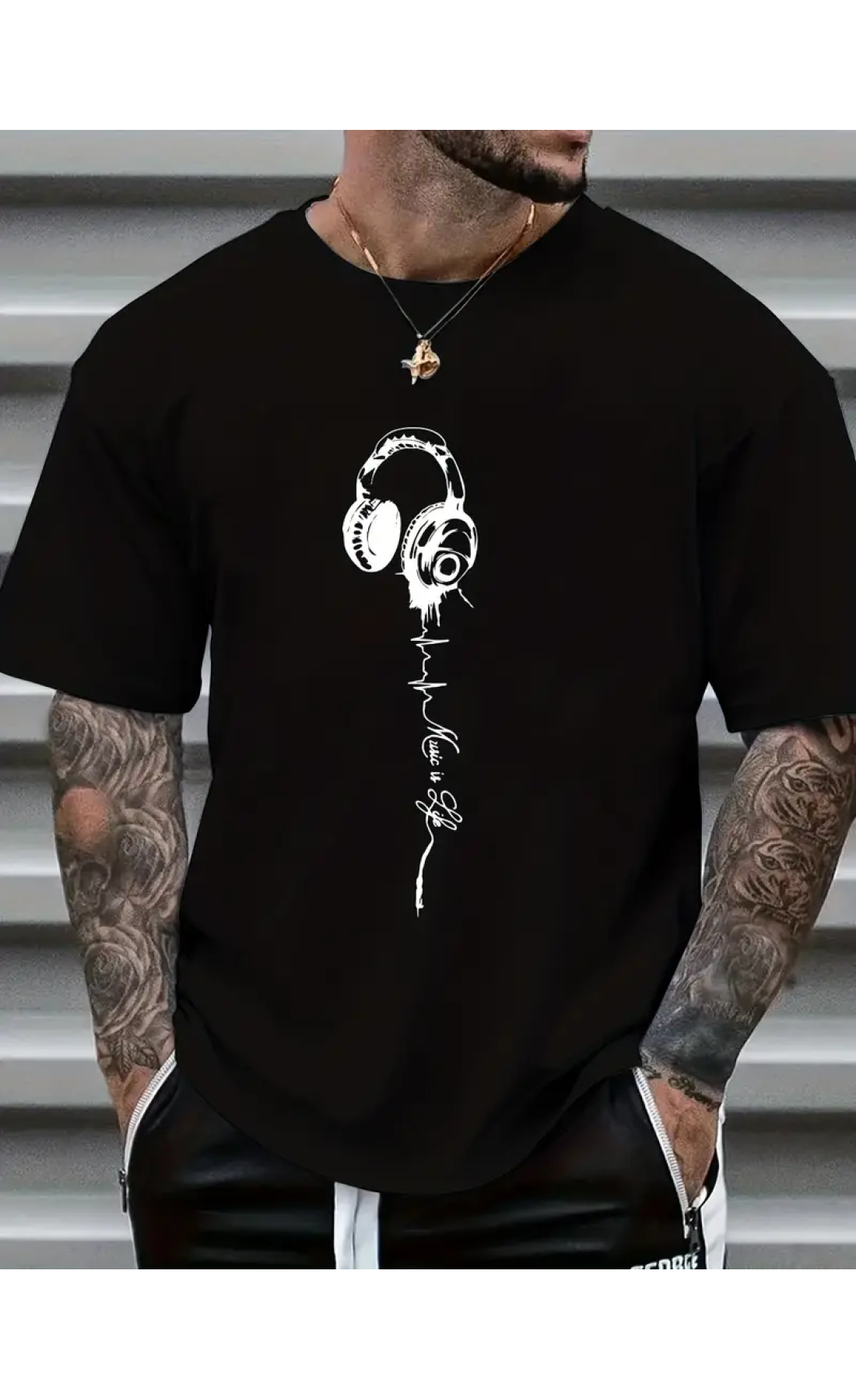 Чорна чоловіча футболка з дтф (оверсайз)