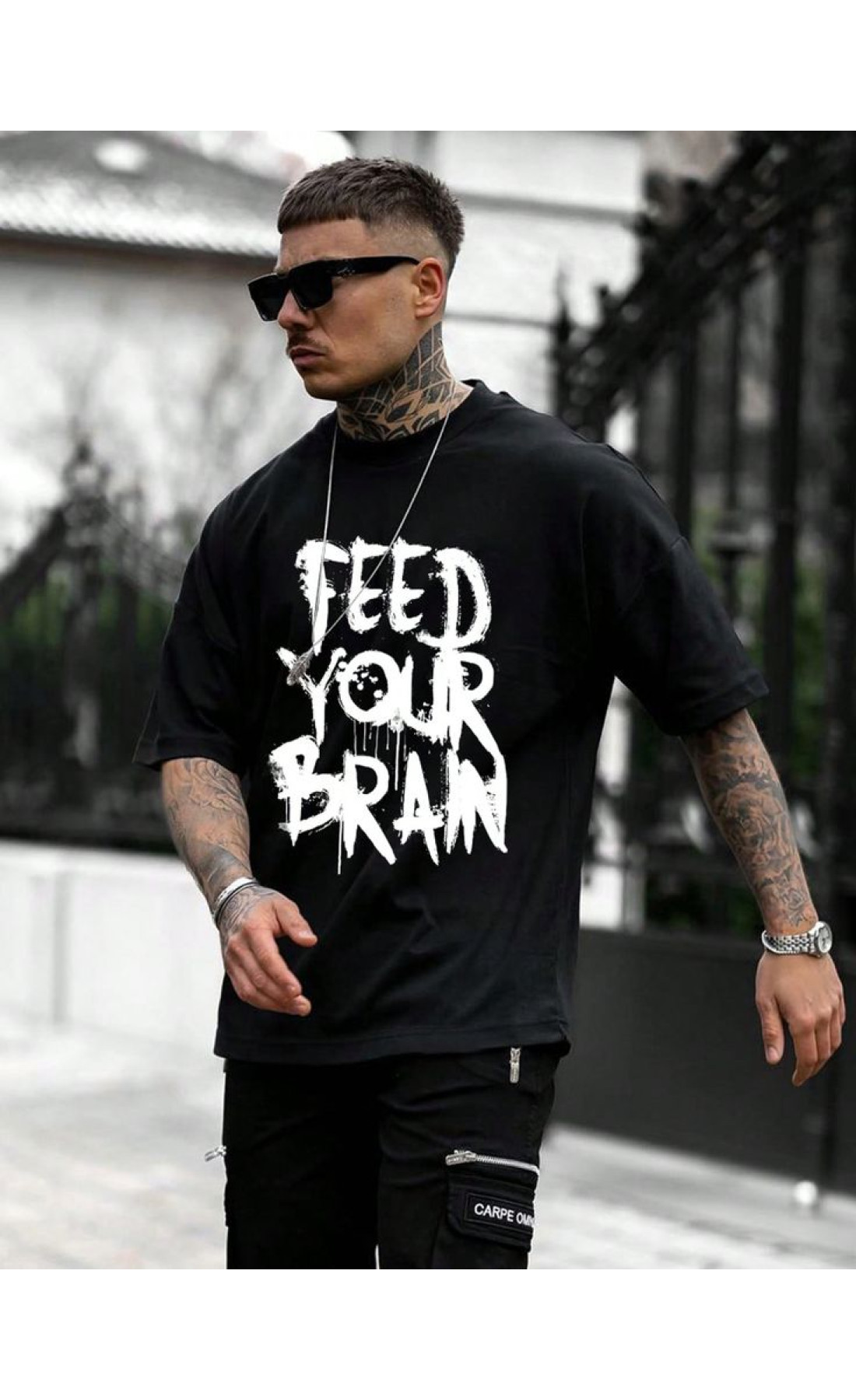 Чорна чоловіча футболка з дтф (оверсайз)