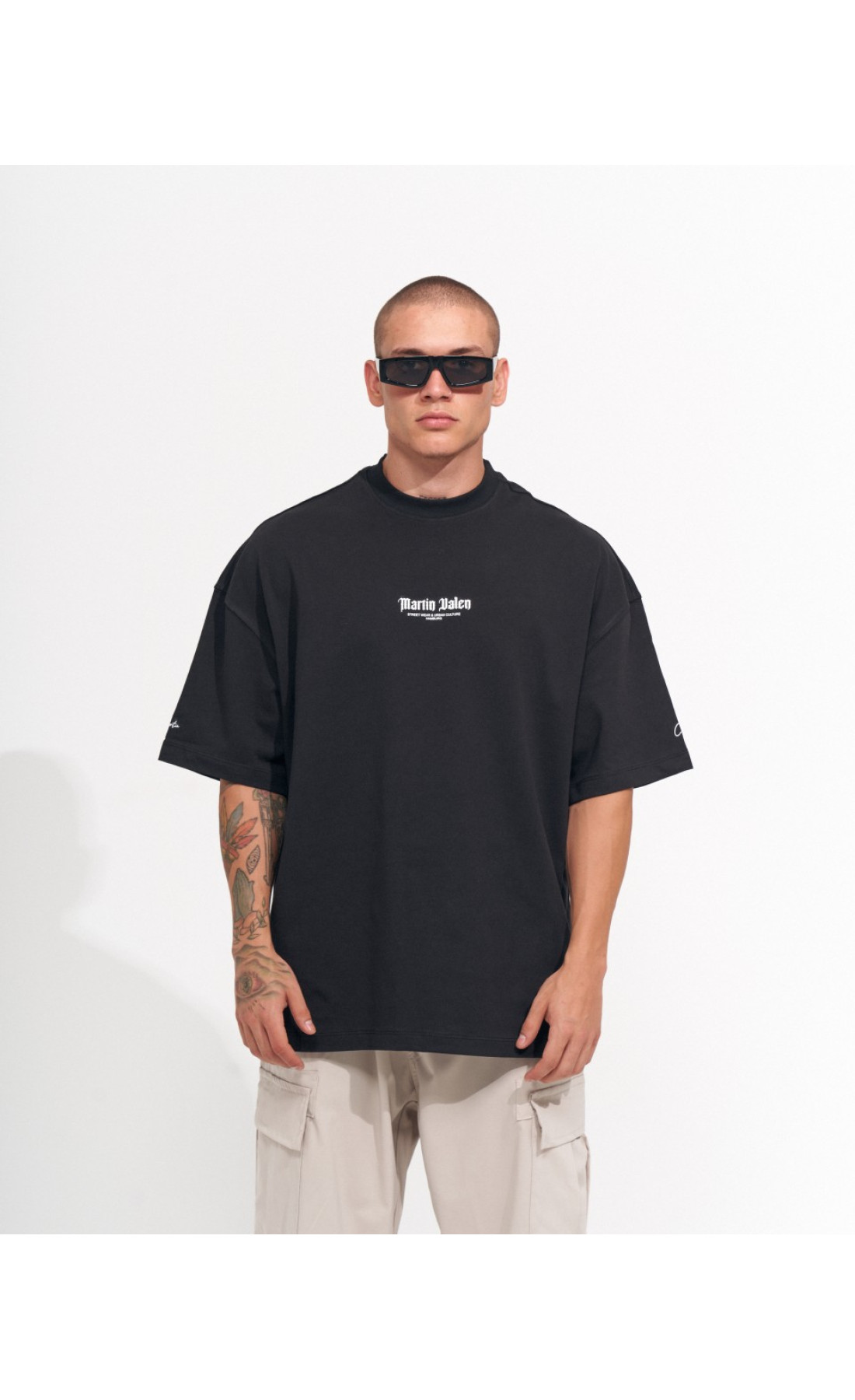 Чорна чоловіча футболка з дтф принтом (оверсайз)