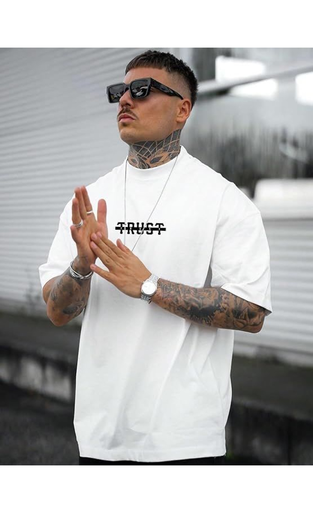 Біла чоловіча футболка з дтф принтом (оверсайз)