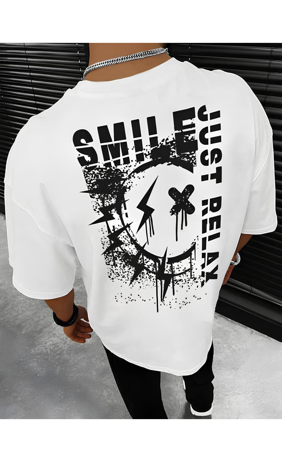 Біла чоловіча футболка з дтф принтом (оверсайз)