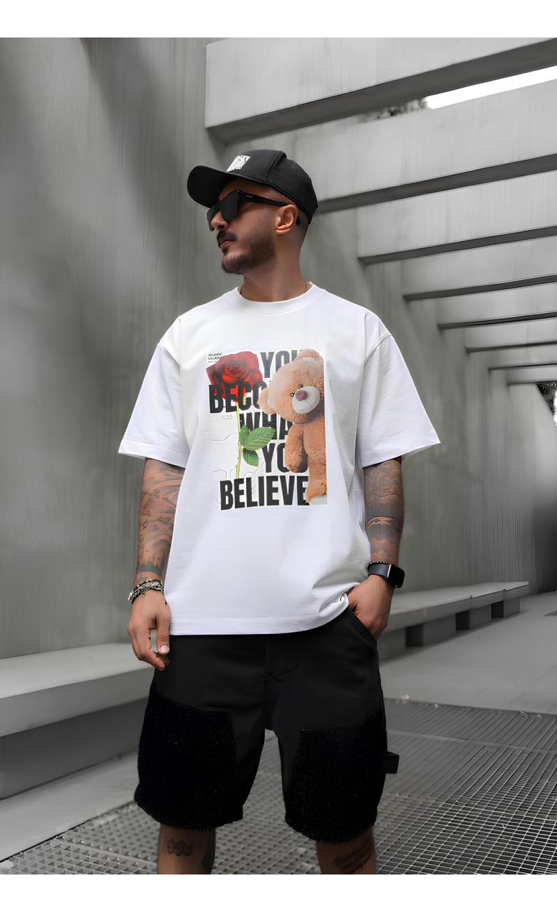 Біла чоловіча футболка з дтф принтом (оверсайз)