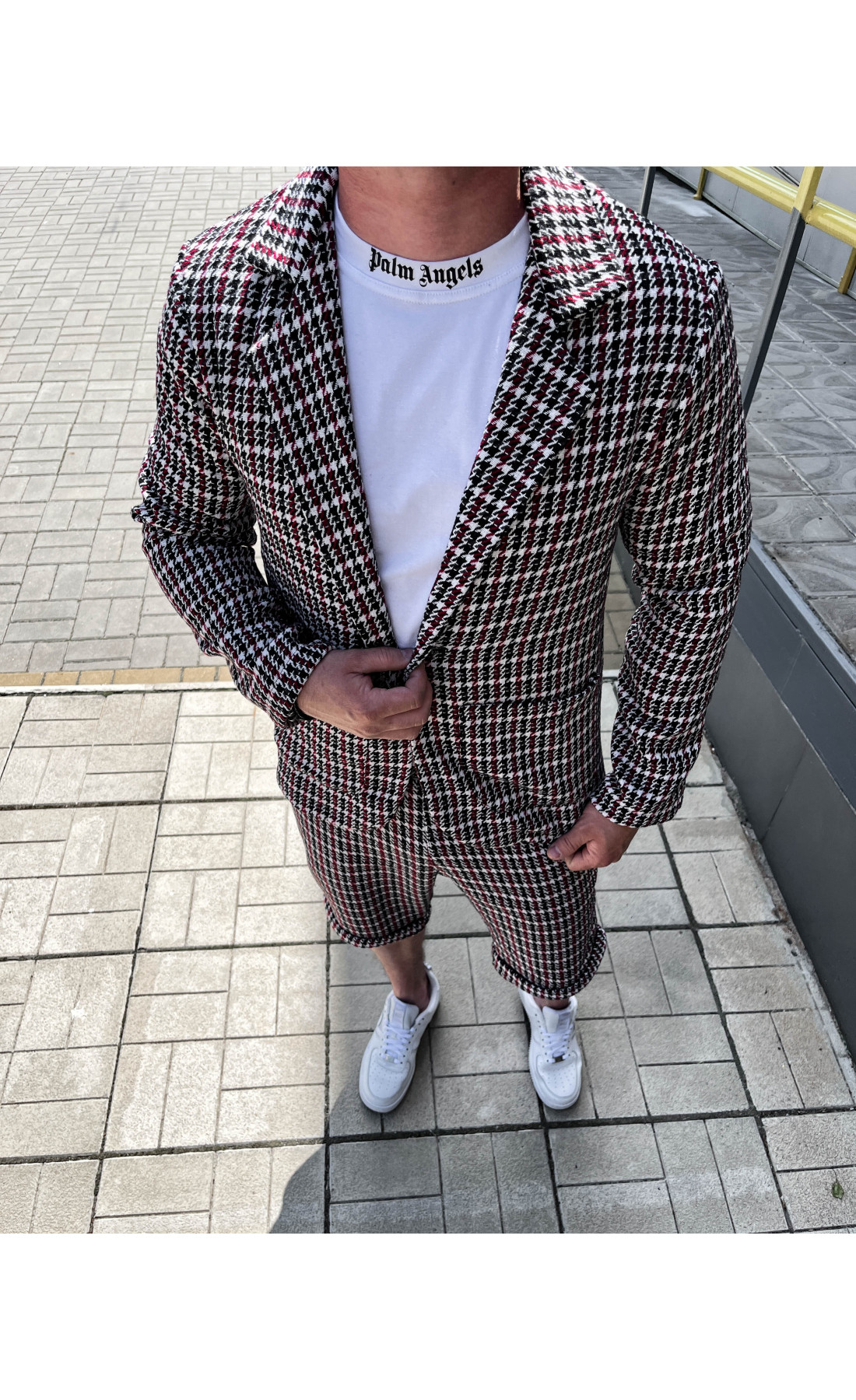 Чорний чоловічий літній класичний костюм з принтом