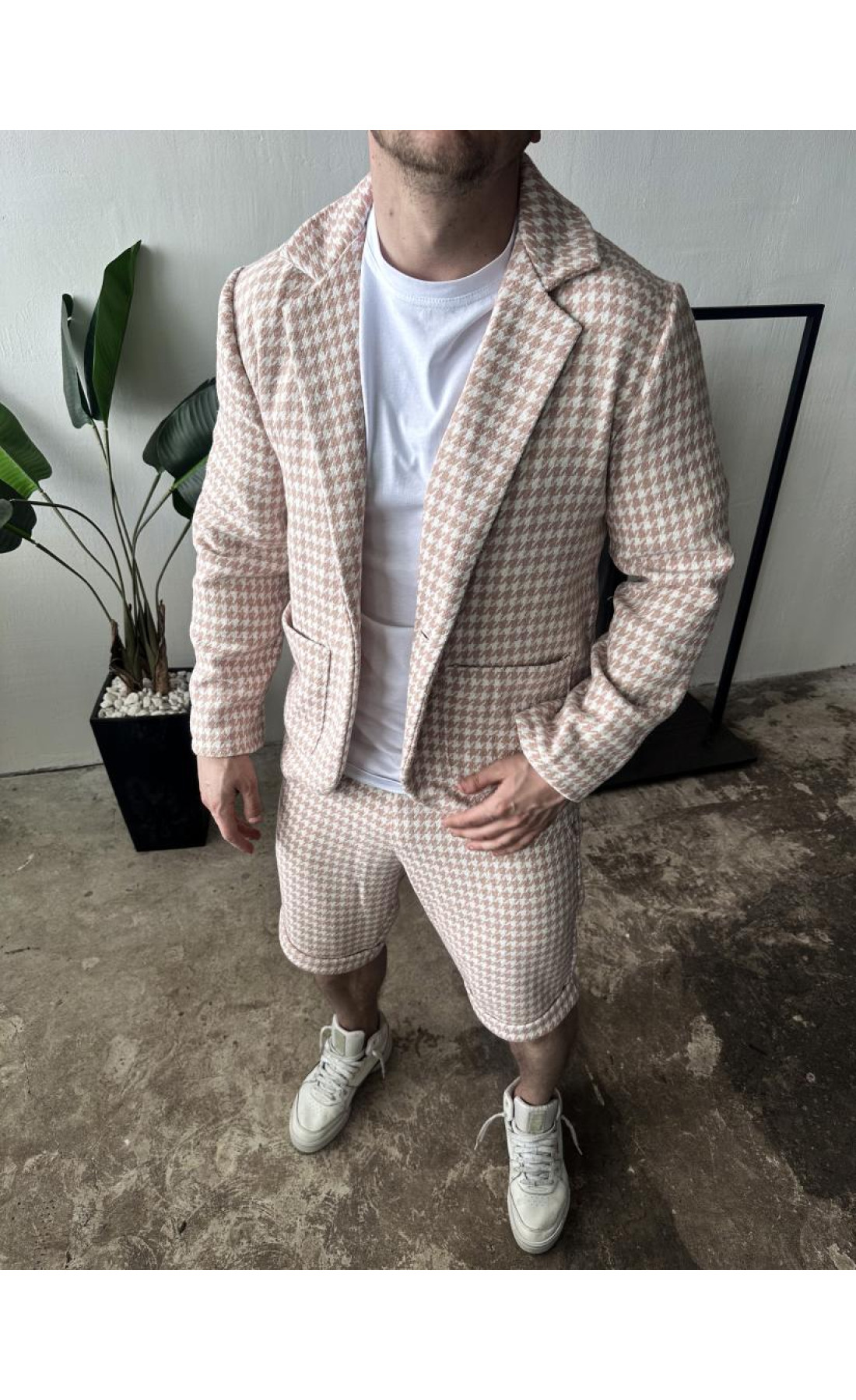 Рожевий чоловічий літній класичний костюм з принтом