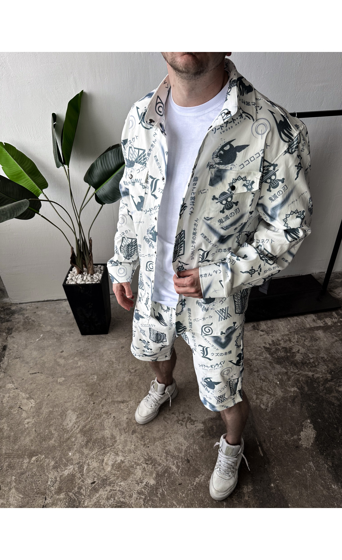 Білий зручний чоловічий літній спортивний костюм-двійка з трендовим принтом