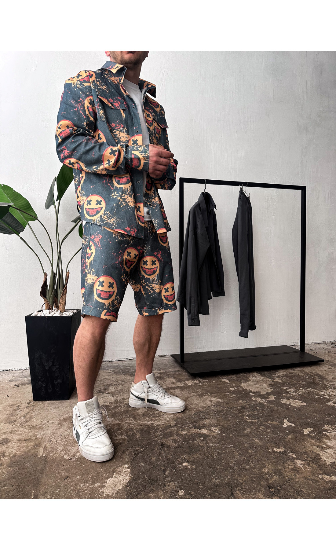 Комфортний літній чорний чоловічий костюм-двійка з трендовим дизайном