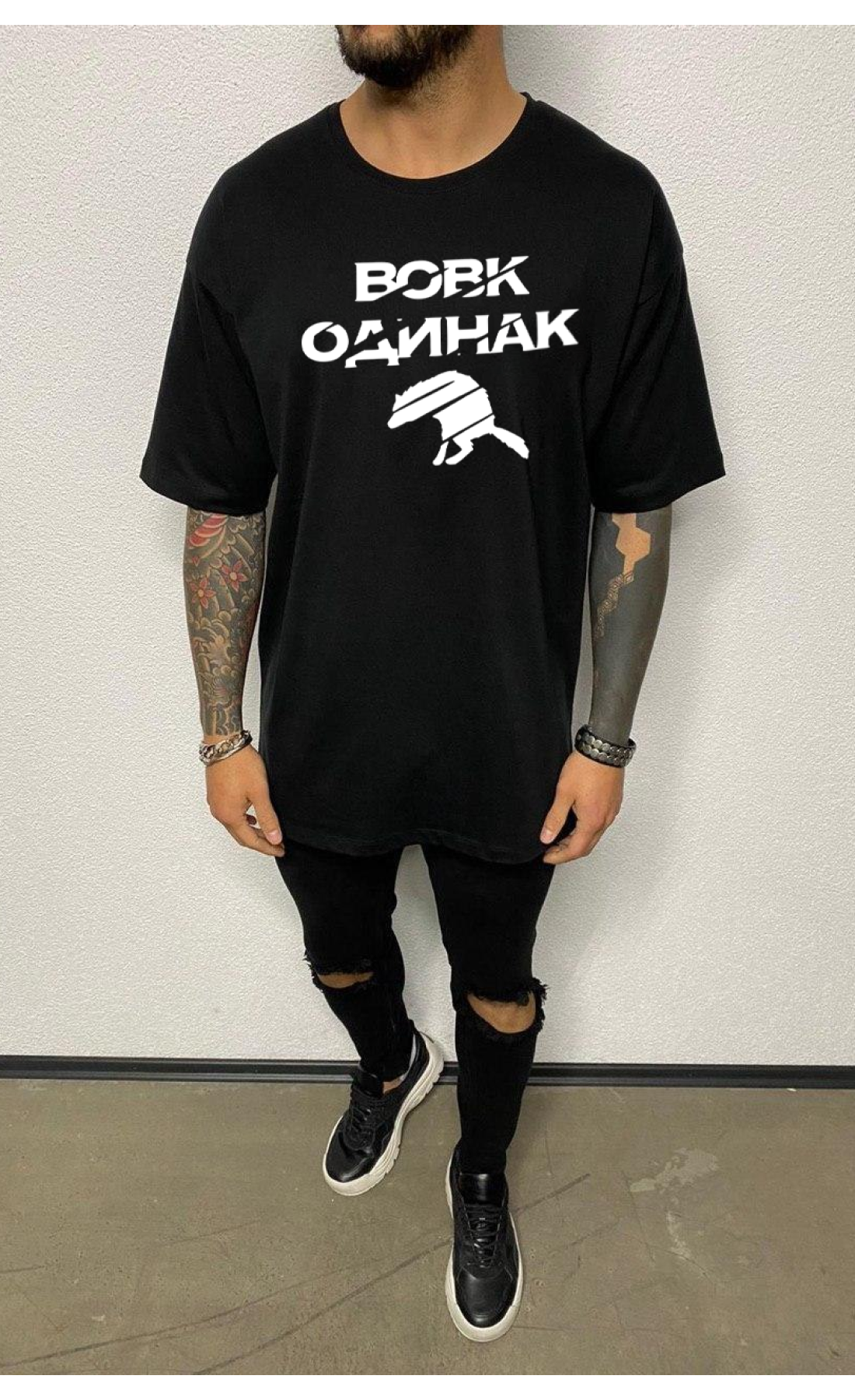 Чорна легка чоловіча оверсайз футболка з модним принтом