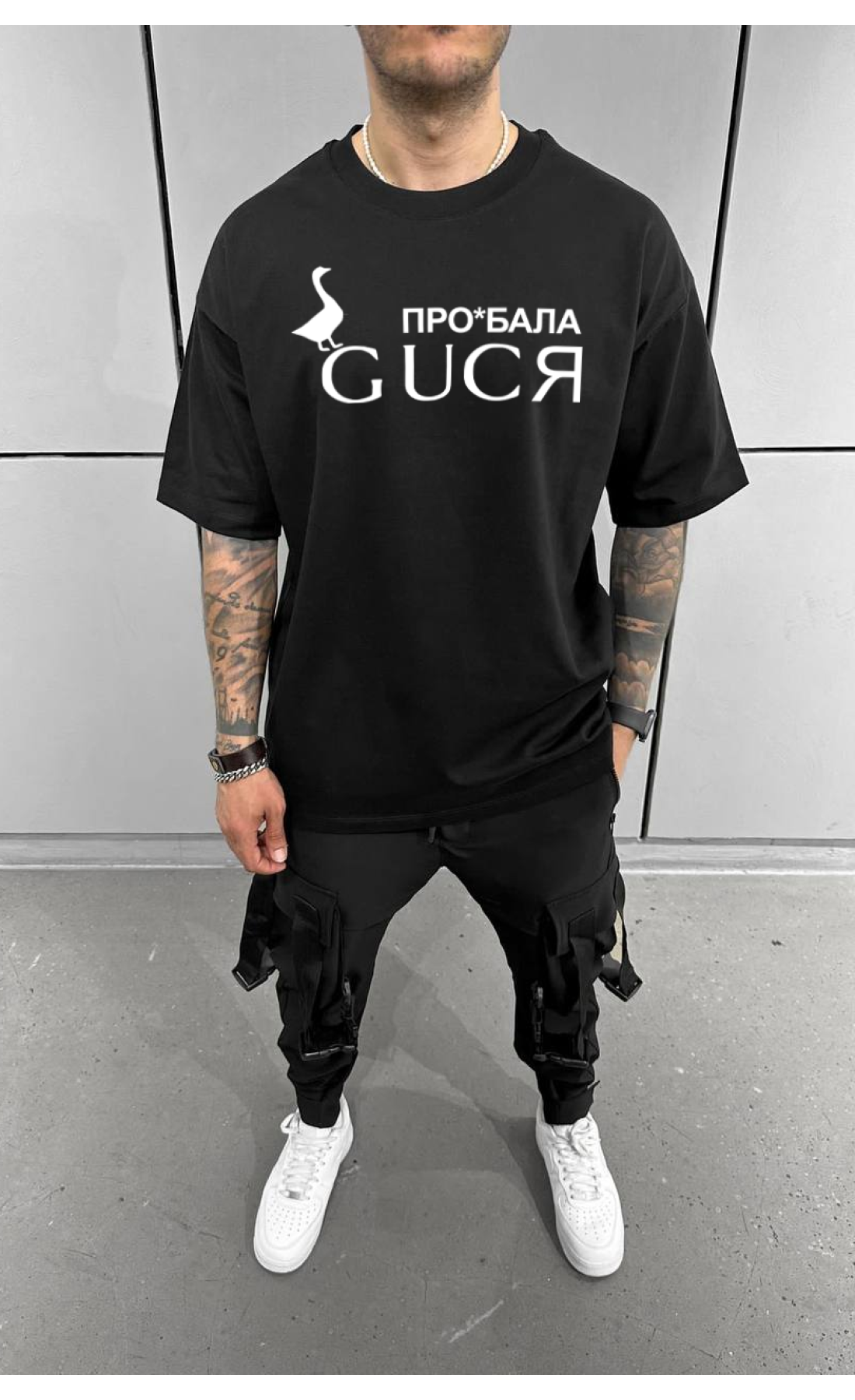 чорна чоловіча літня оверсайз футболка з яскравим дизайном