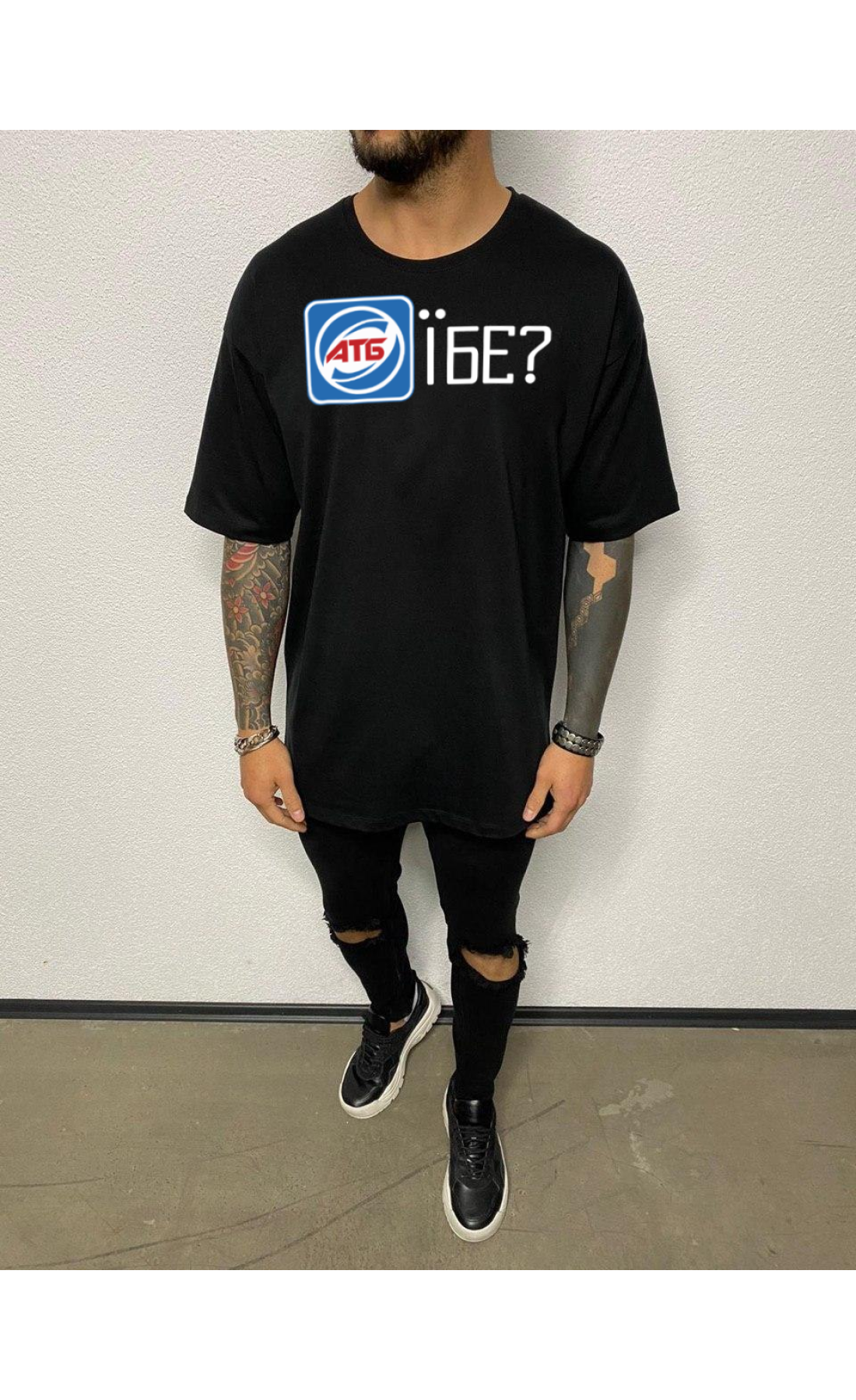 Чорна літня легка чоловіча оверсайз футболка з принтом