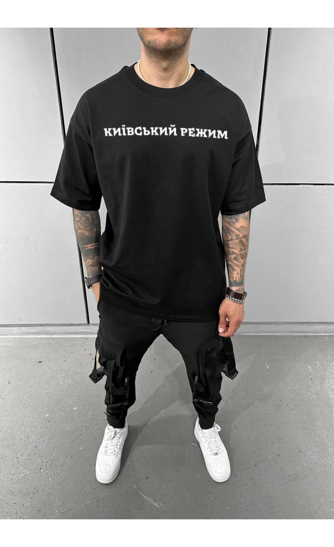 Чорна літня легка чоловіча оверсайз футболка з принтом