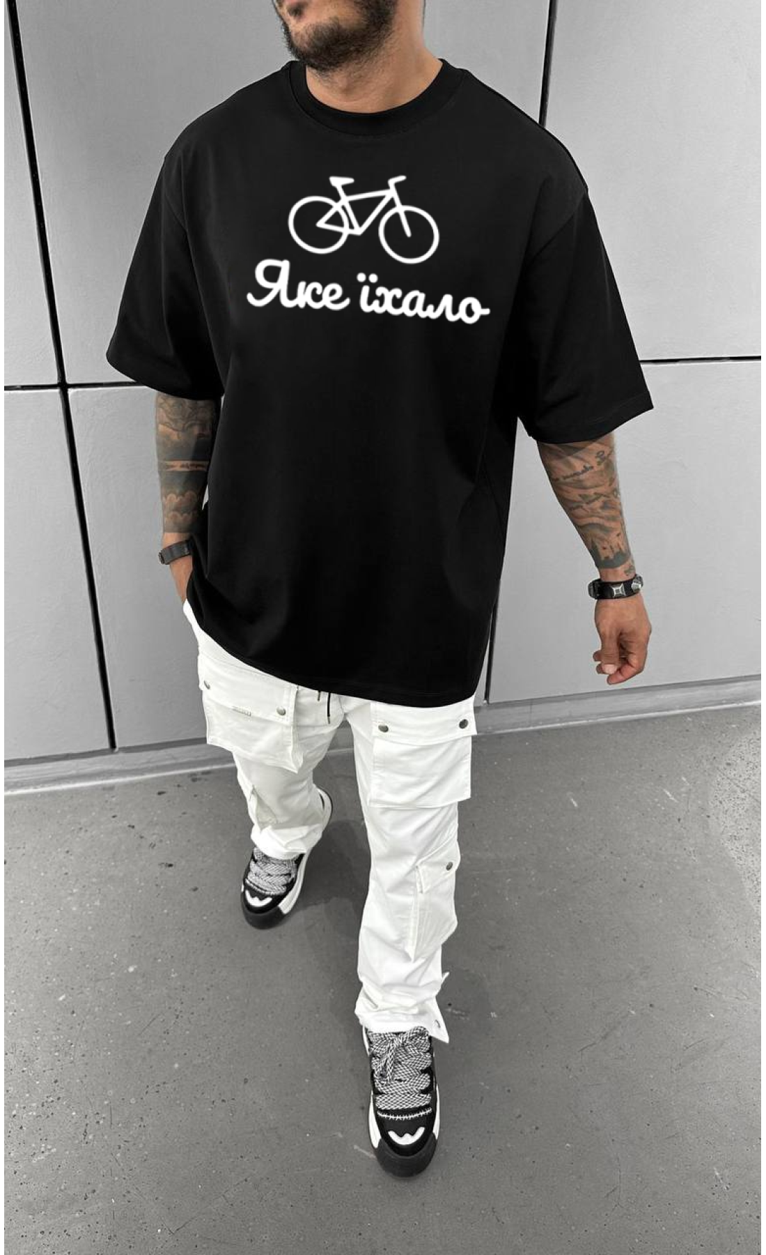 Чорна літня легка чоловіча оверсайз футболка з принтом