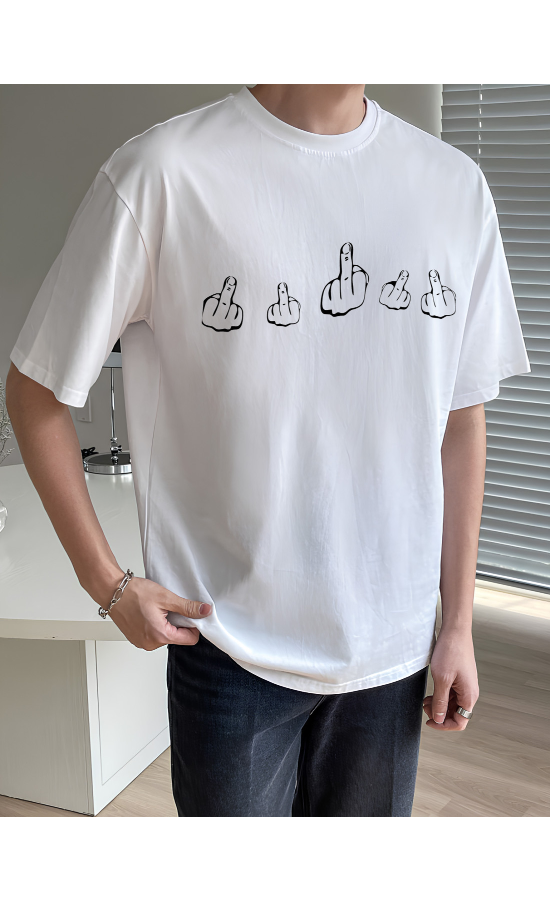 Футболка з мерчем  біла чорна оверсайз