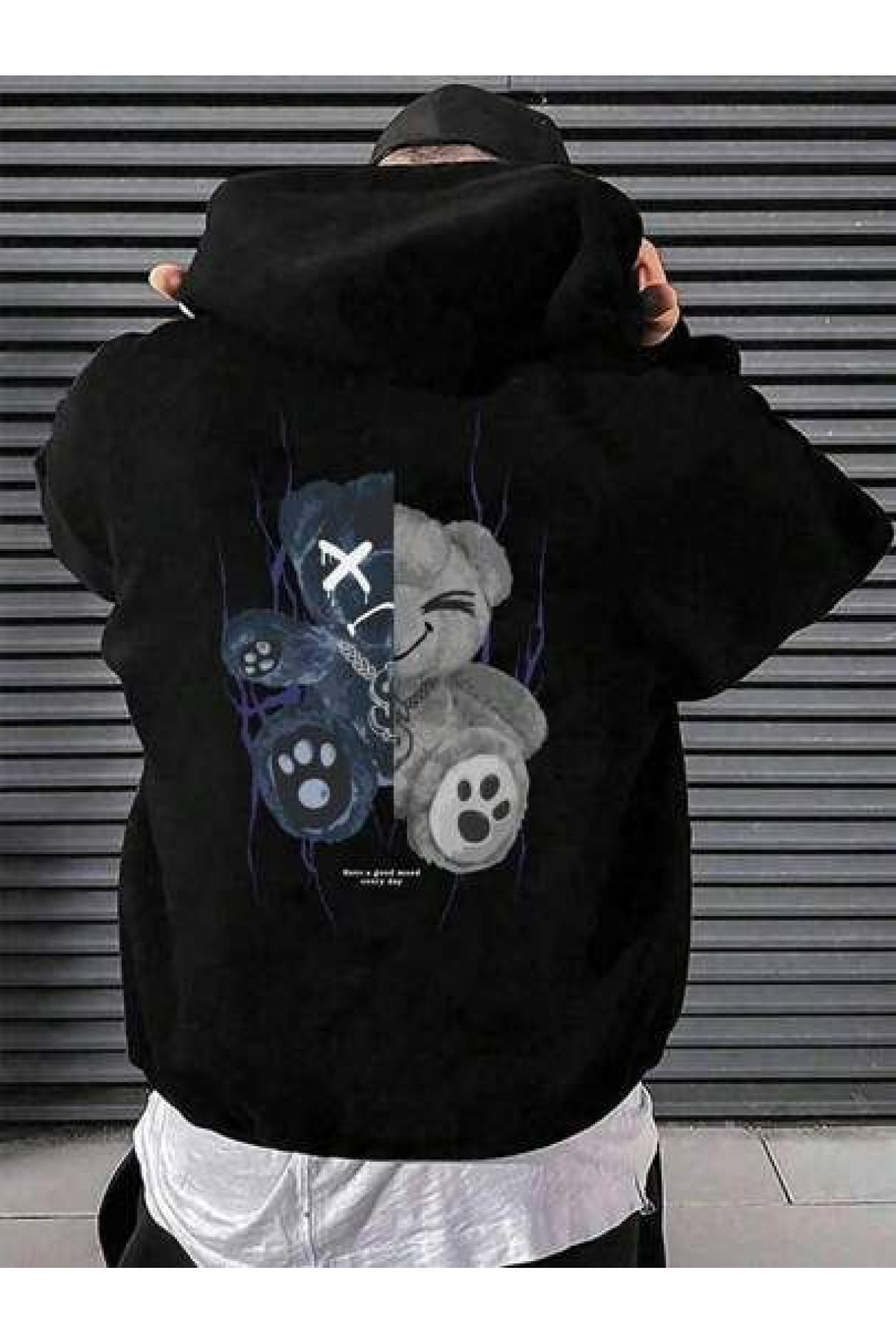 Чоловіче чорне  оверсайз худі з трендовим принтом