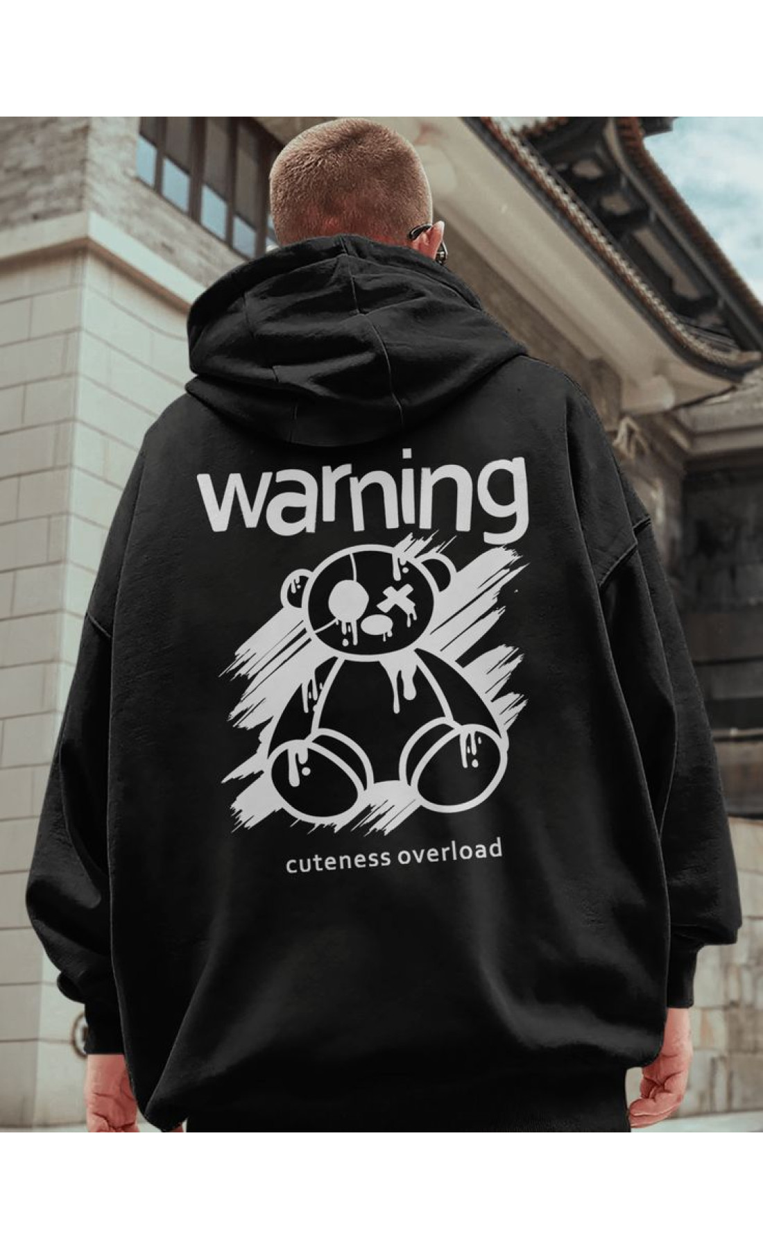 Чоловіче чорне  оверсайз худі з трендовим принтом