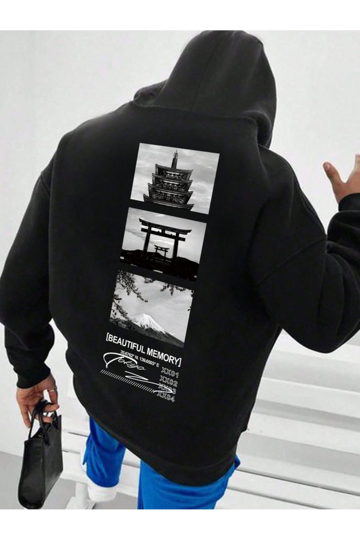 Чоловіче чорне  оверсайз худі з трендовим принтом