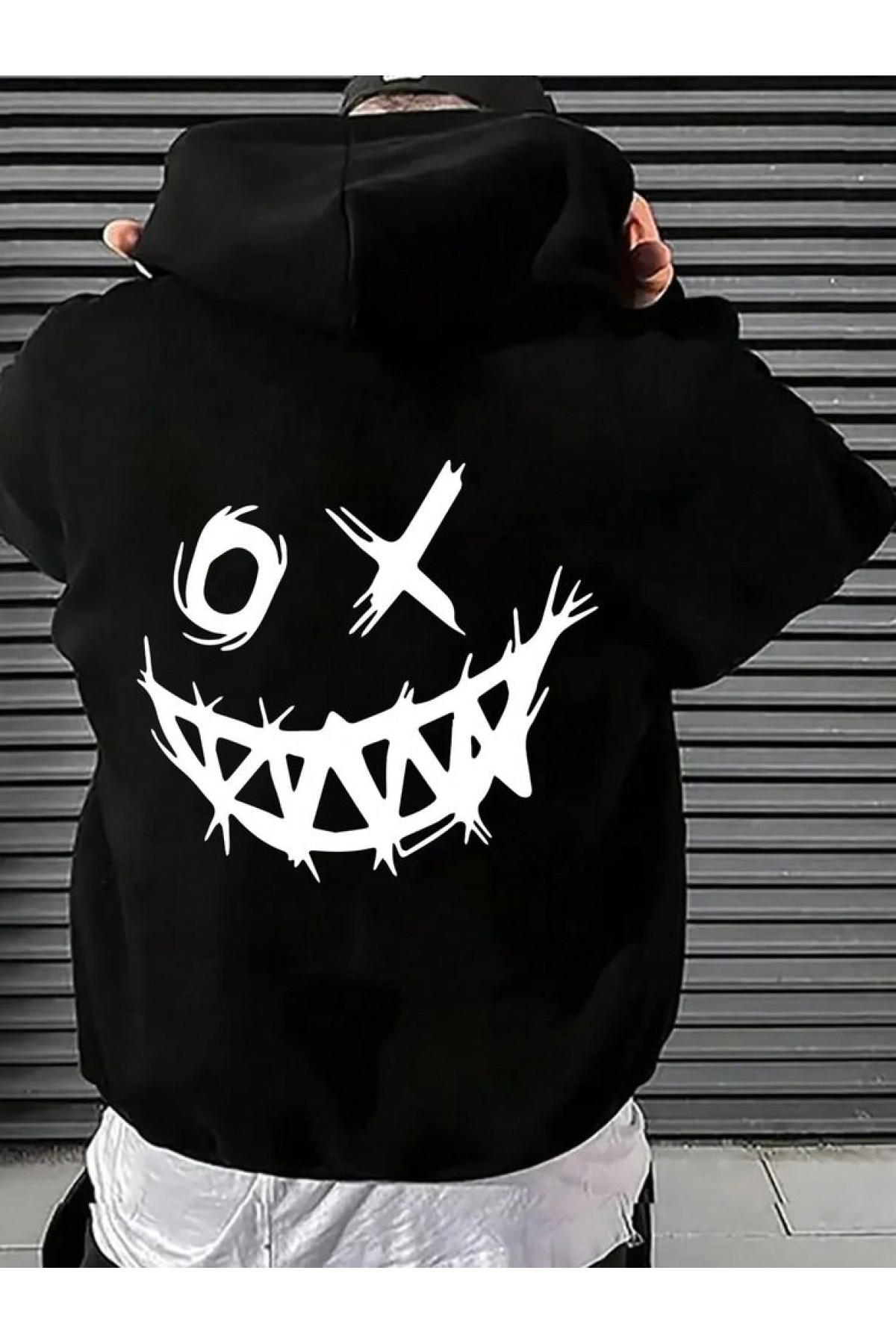 Чоловіче чорне  оверсайз худі з трендовим принтом