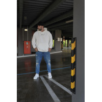 Біле чоловіче  оверсайз худі з трендовим дизайном