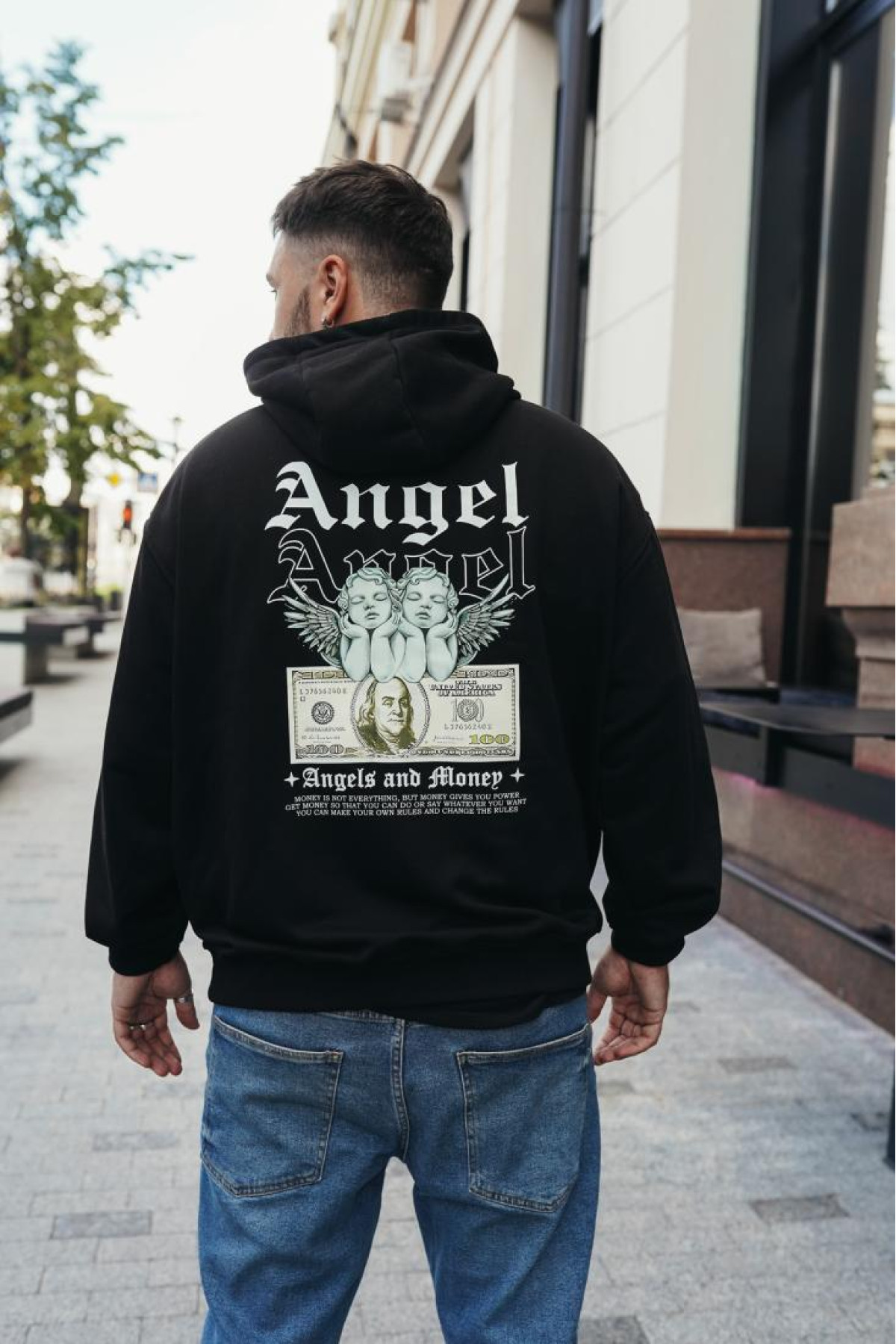 Чоловіче чорне  оверсайз худі з трендовим принтом