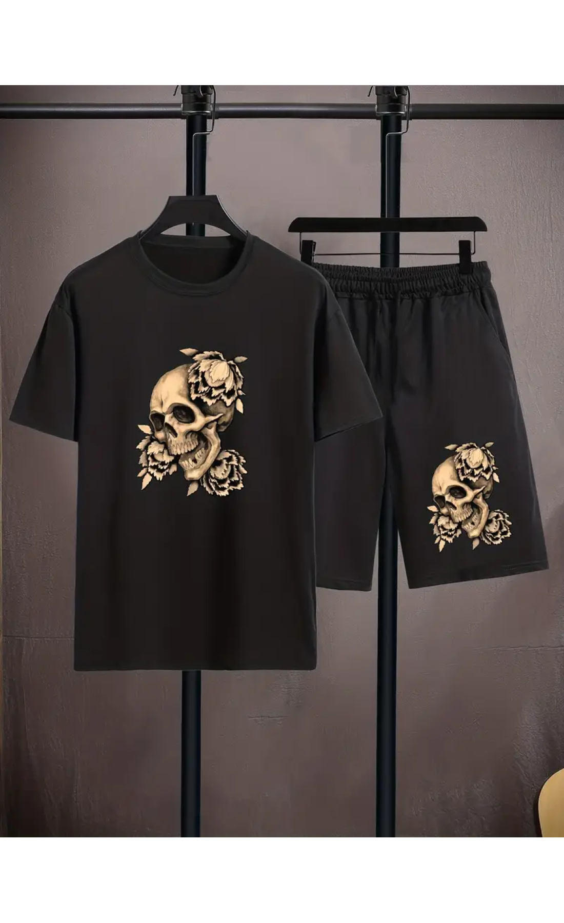 Модний чорний чоловічий літній спортивний костюм зі стильним дизайном