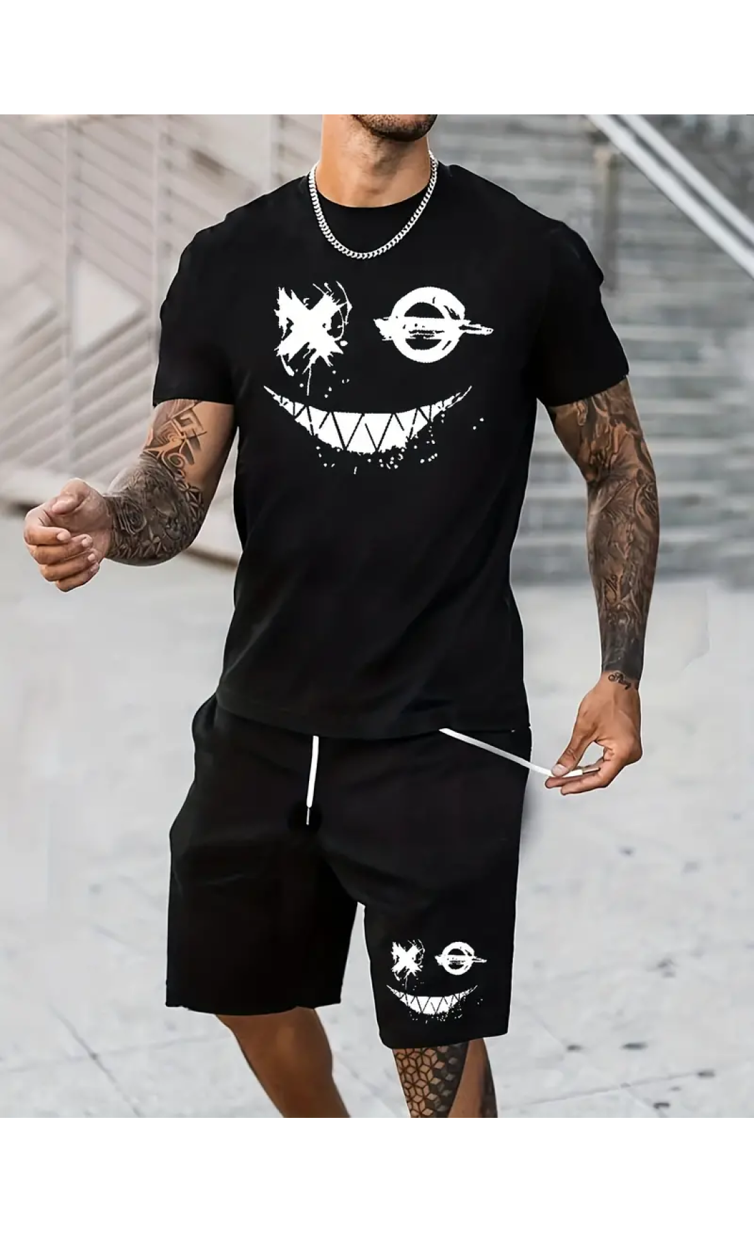 Чорний зручний чоловічий літній спортивний костюм з яскравим дизайном