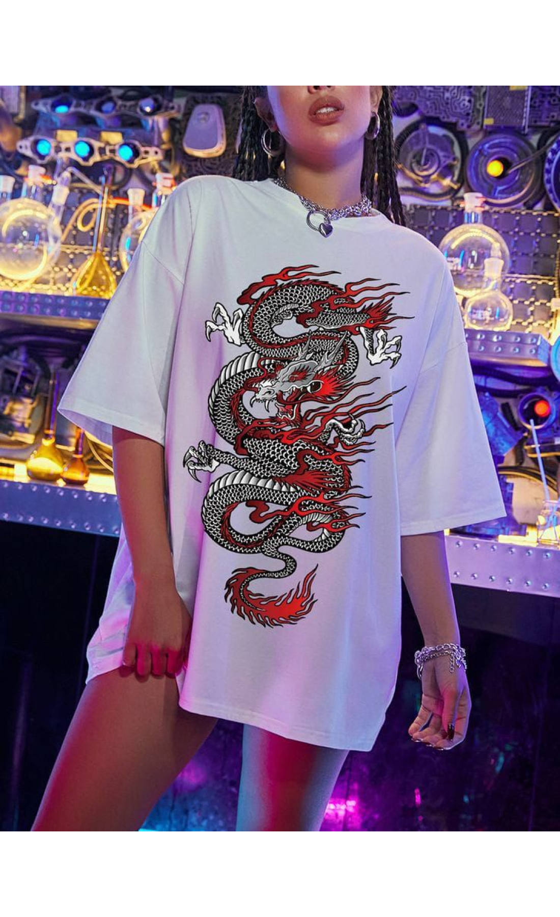 Комфортна жіноча біла оверсайз футболка з модним принтом