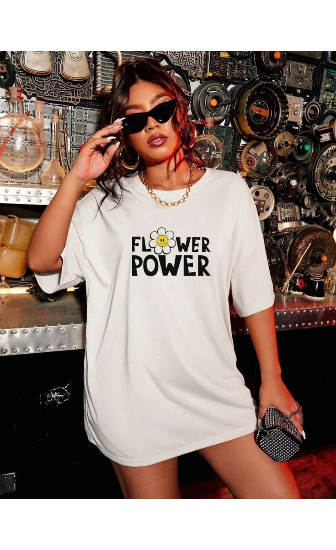Біла жіноча літня оверсайз футболка з яскравим написом