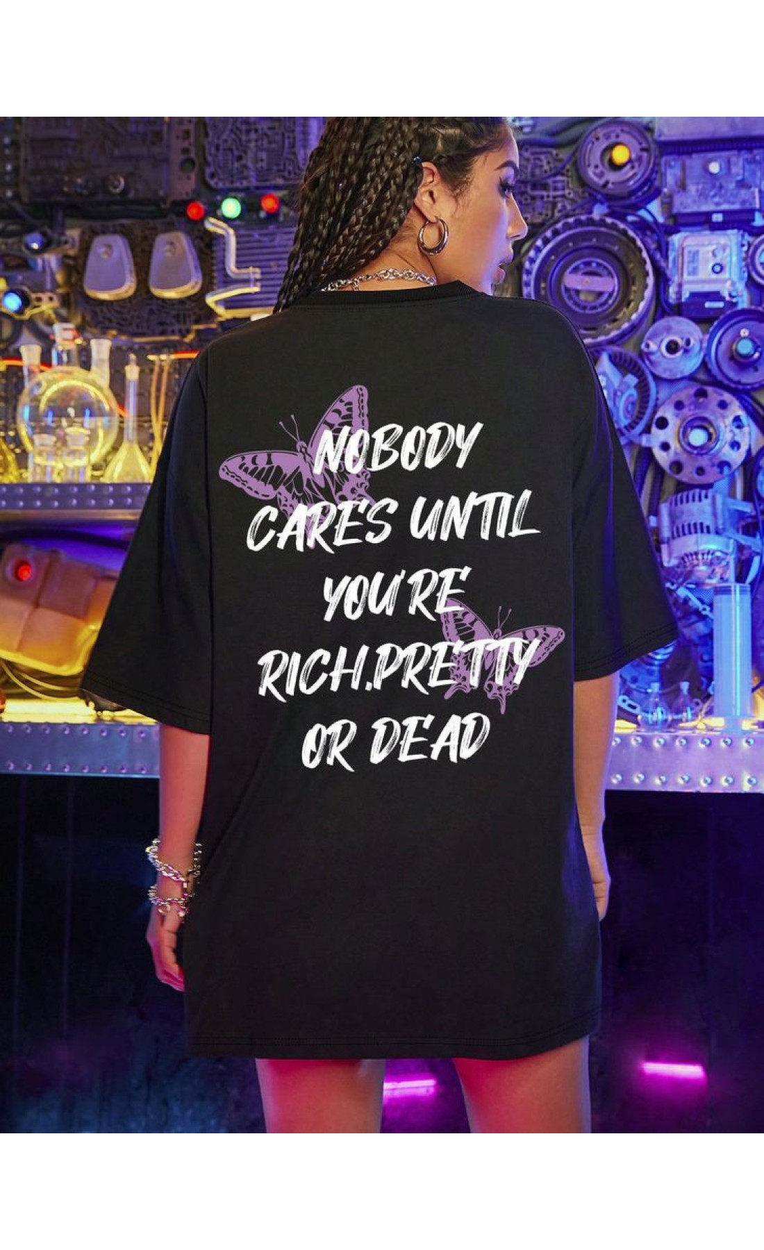 Чорна легка жіноча оверсайз футболка з яскравим принтом