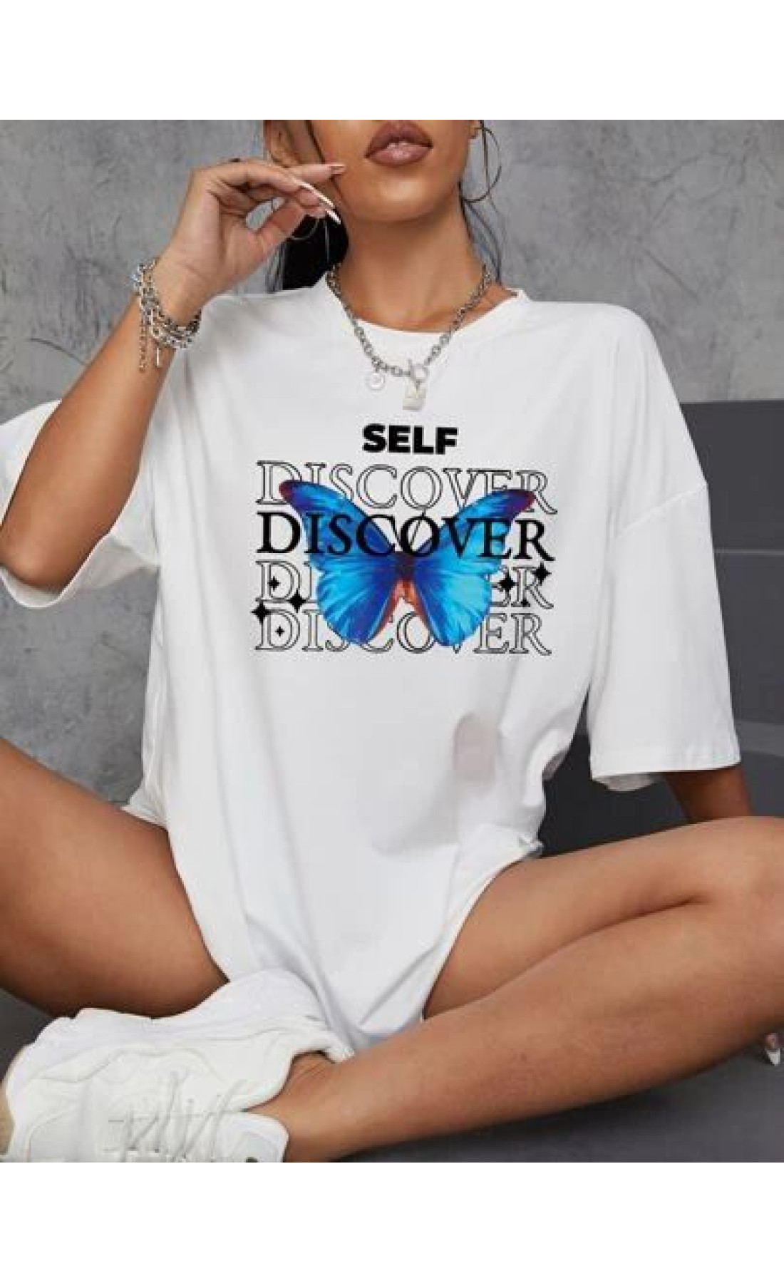 Біла жіноча футболка з принтом дтф