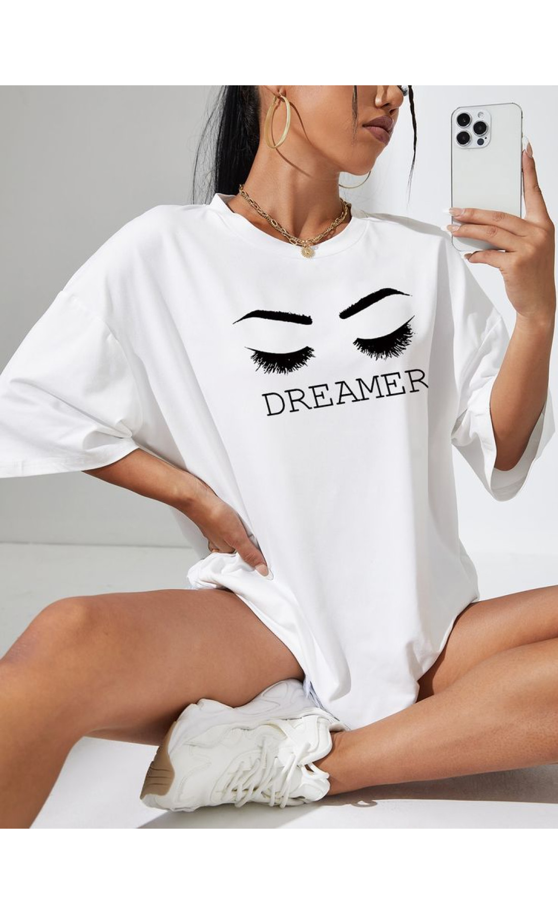 Біла жіноча футболка з принтом дтф