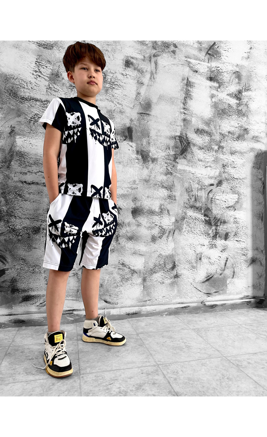 Дитячій костюм футболка та шорти за принтом