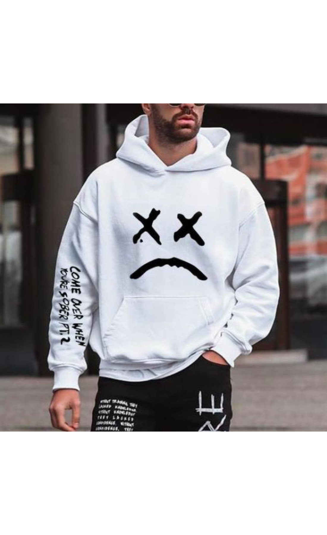 Біле чоловіче  оверсайз худі з трендовим дизайном