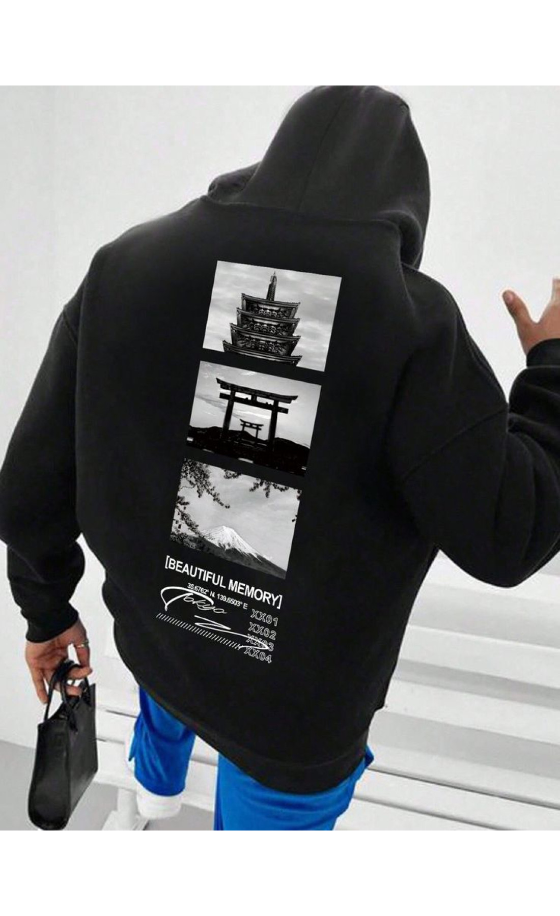 Чоловіче чорне  оверсайз худі з трендовим принтом