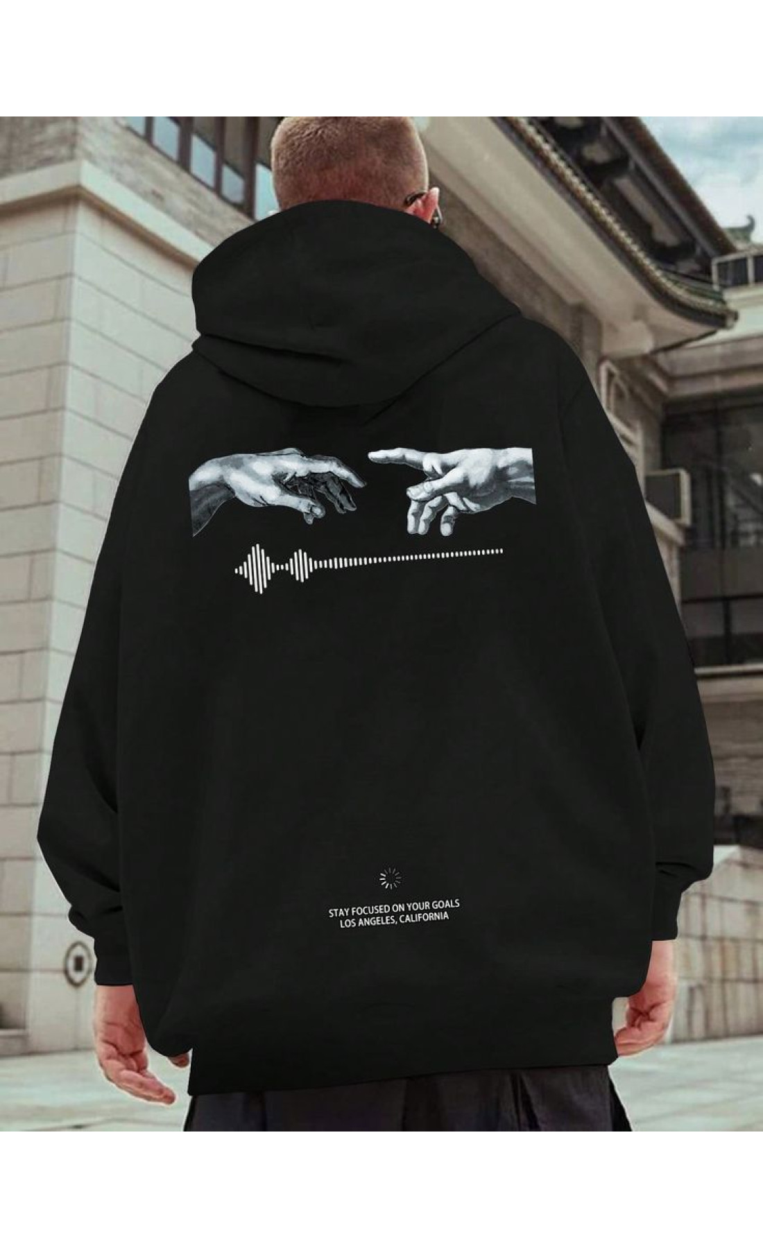 Чорне чоловіче комфортне оверсайз худі з трендовим принтом
