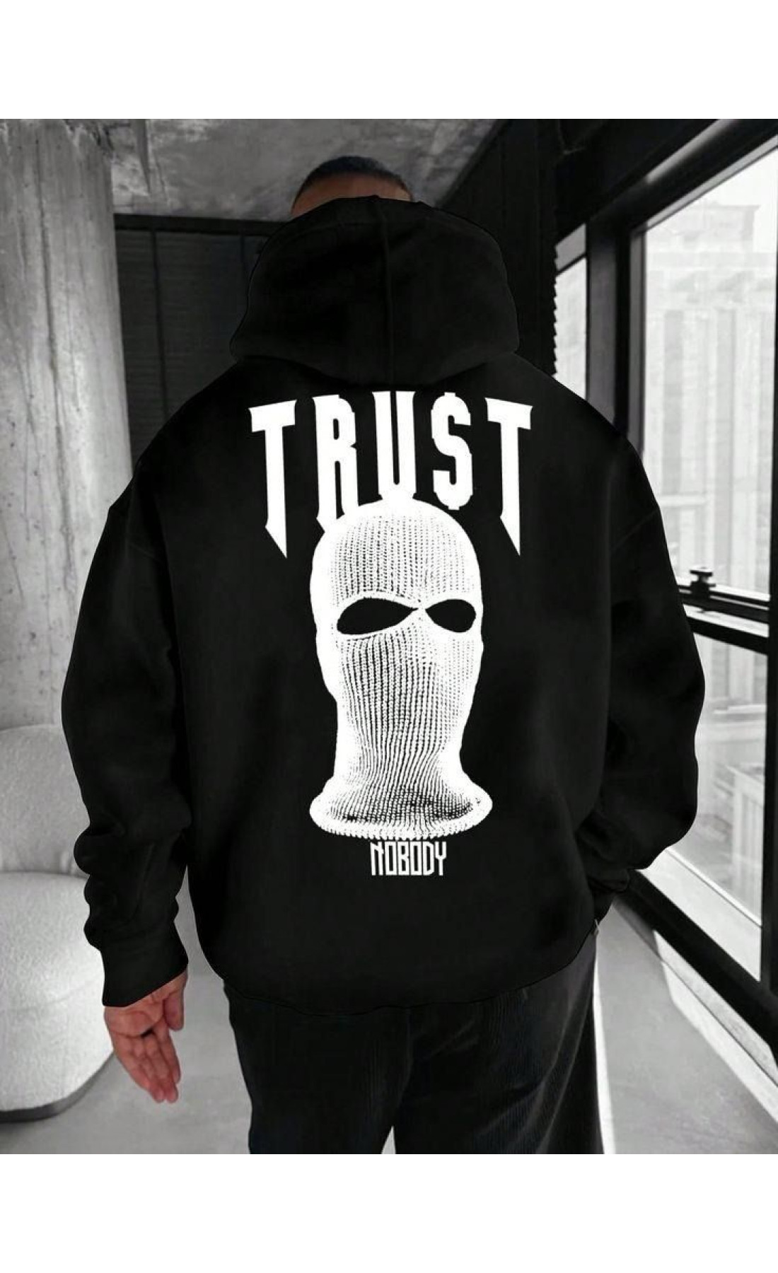 Чоловіче чорне  оверсайз худі з трендовим принтом