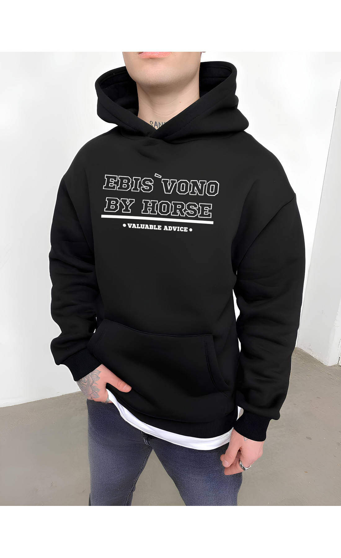 Чоловіче чорне  оверсайз худі з трендовим принтом