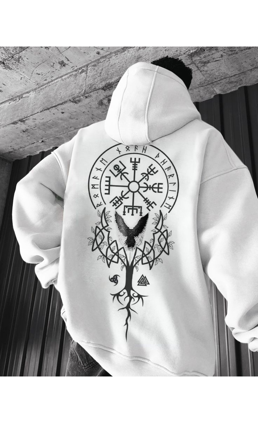 Біле чоловіче  оверсайз худі з трендовим дизайном