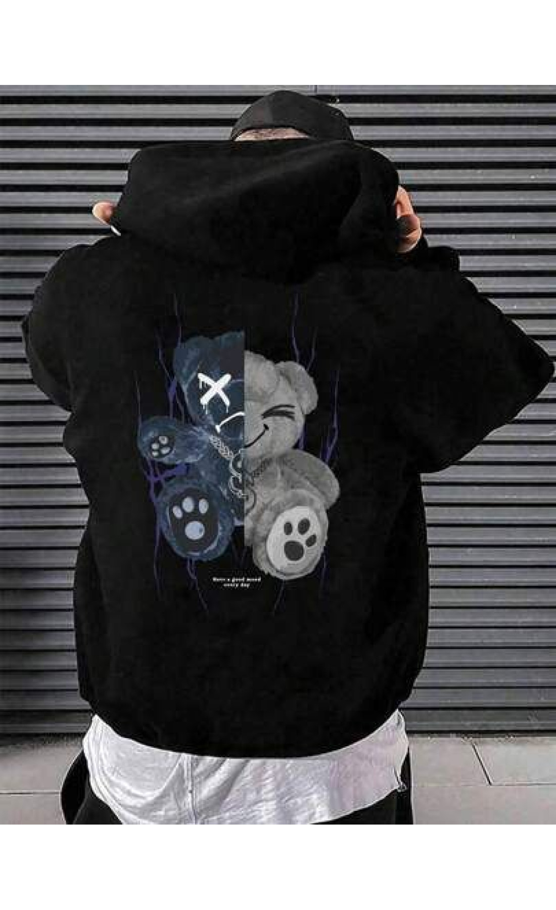 Чоловіче чорне  оверсайз худі з трендовим принтом