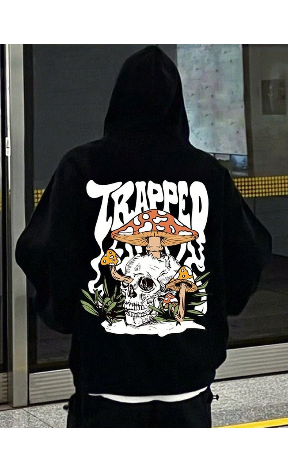 Трендове чоловіче чорне оверсайз худі з яскравим дизайном